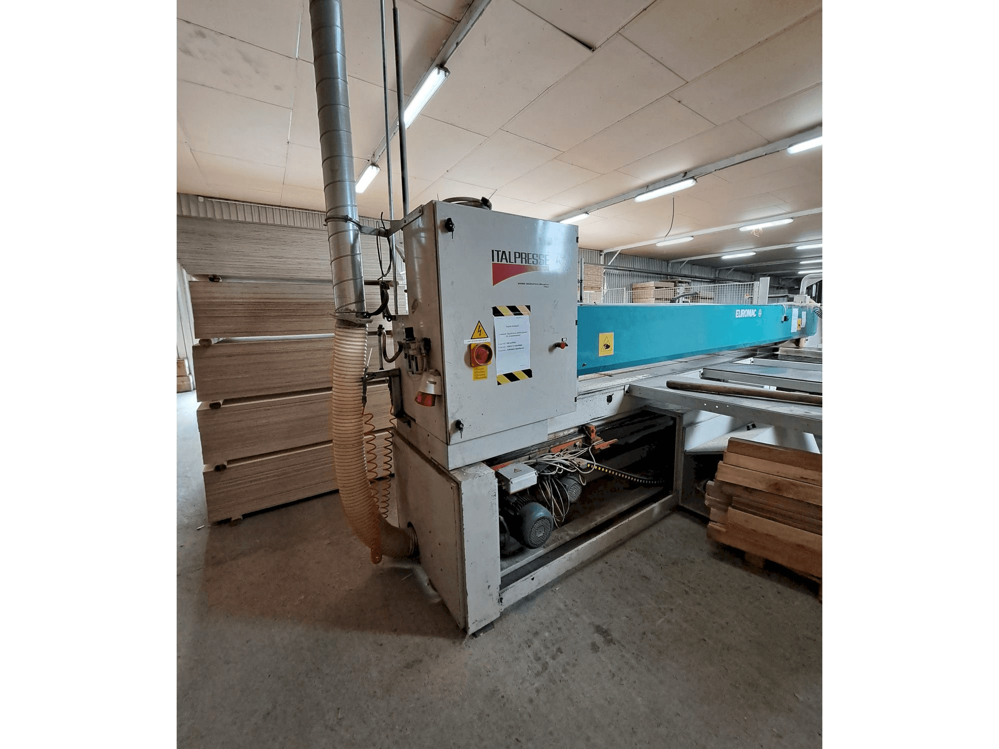 Frontansicht der Euromac Logica Pinze 4500 Maschine