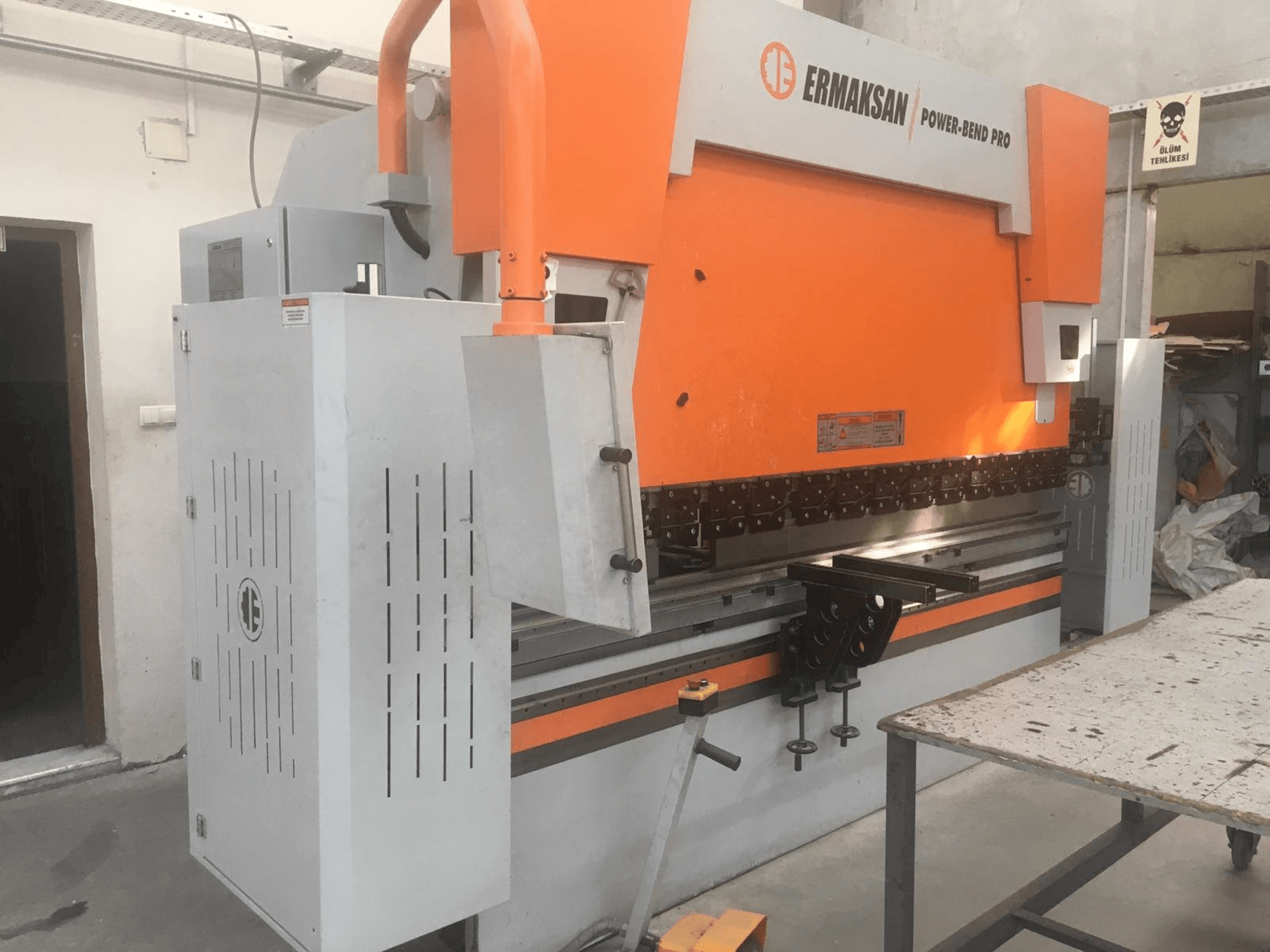Front view of ERMAKSAN Power-Bend Pro 3100x135 machine