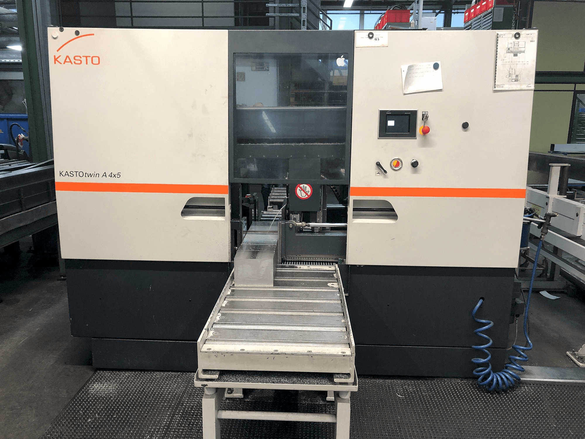 Frontansicht der KASTO Twin A4x5 Maschine