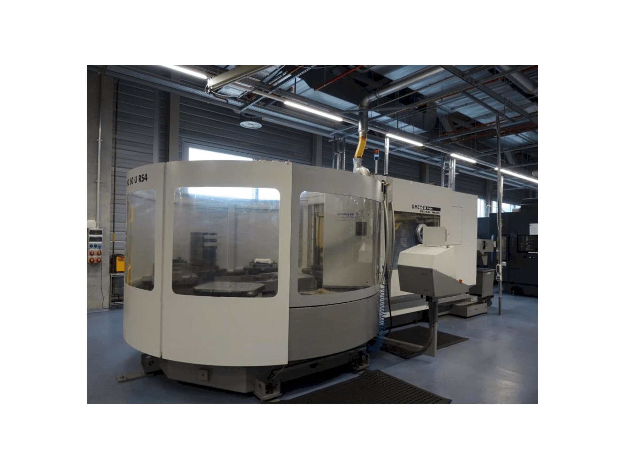 Frontansicht der DECKEL MAHO DMC 60 U RS4 Maschine