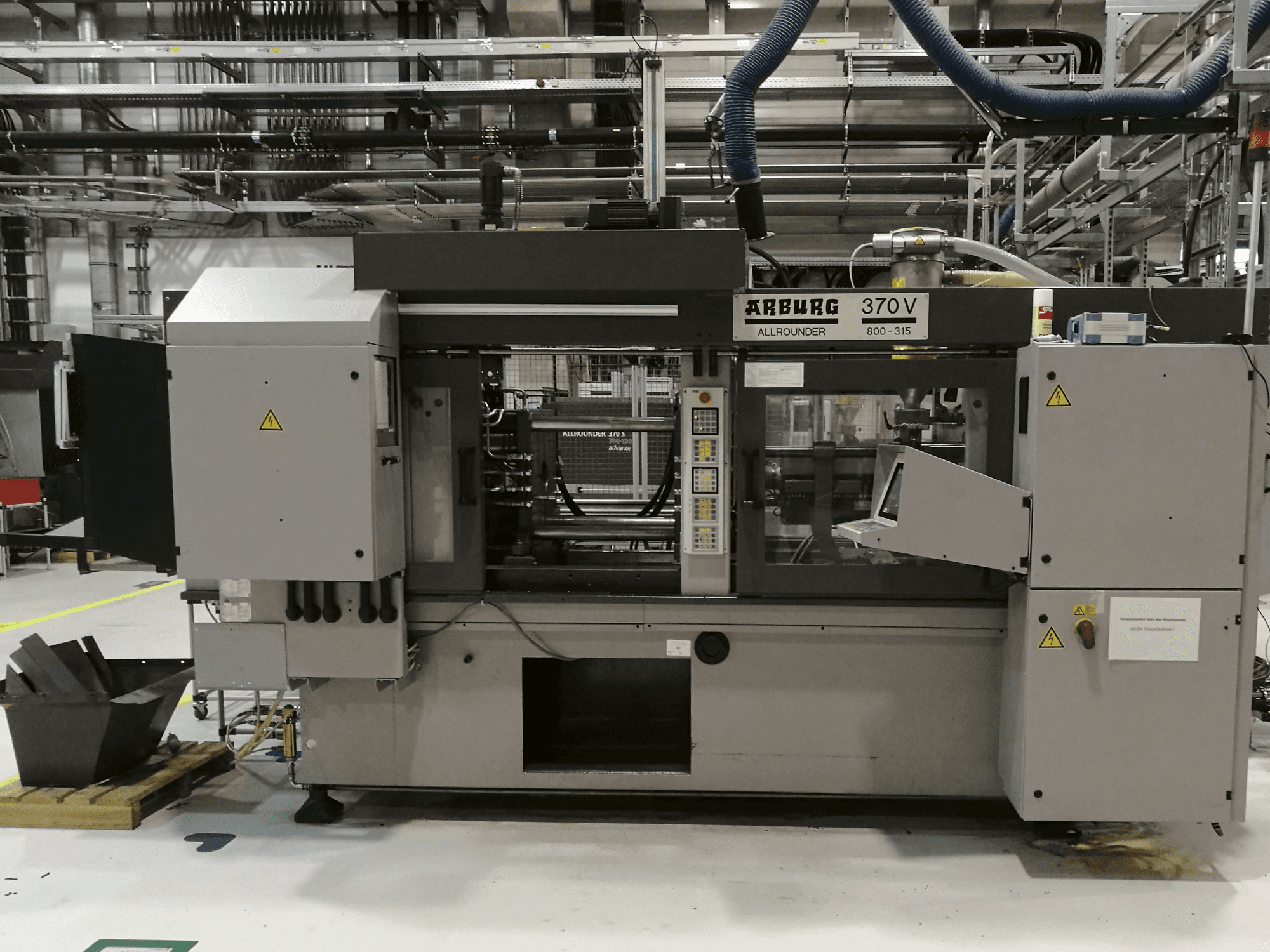 Frontansicht der Arburg 370V 800-315 Maschine