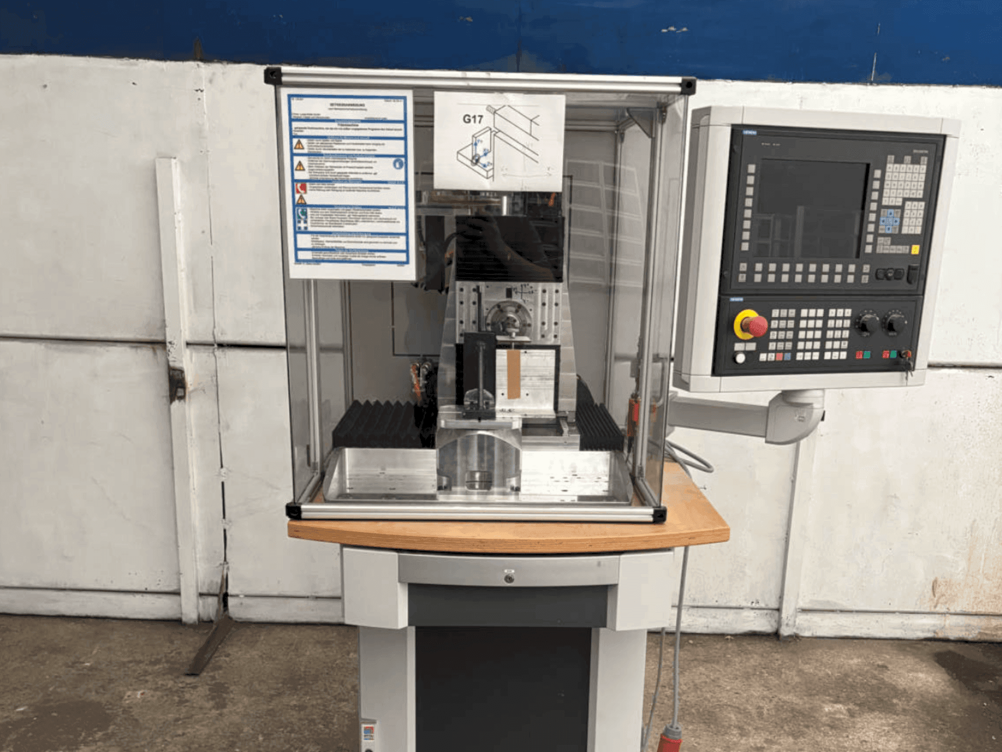 Frontansicht der HELLER PT 16 Maschine