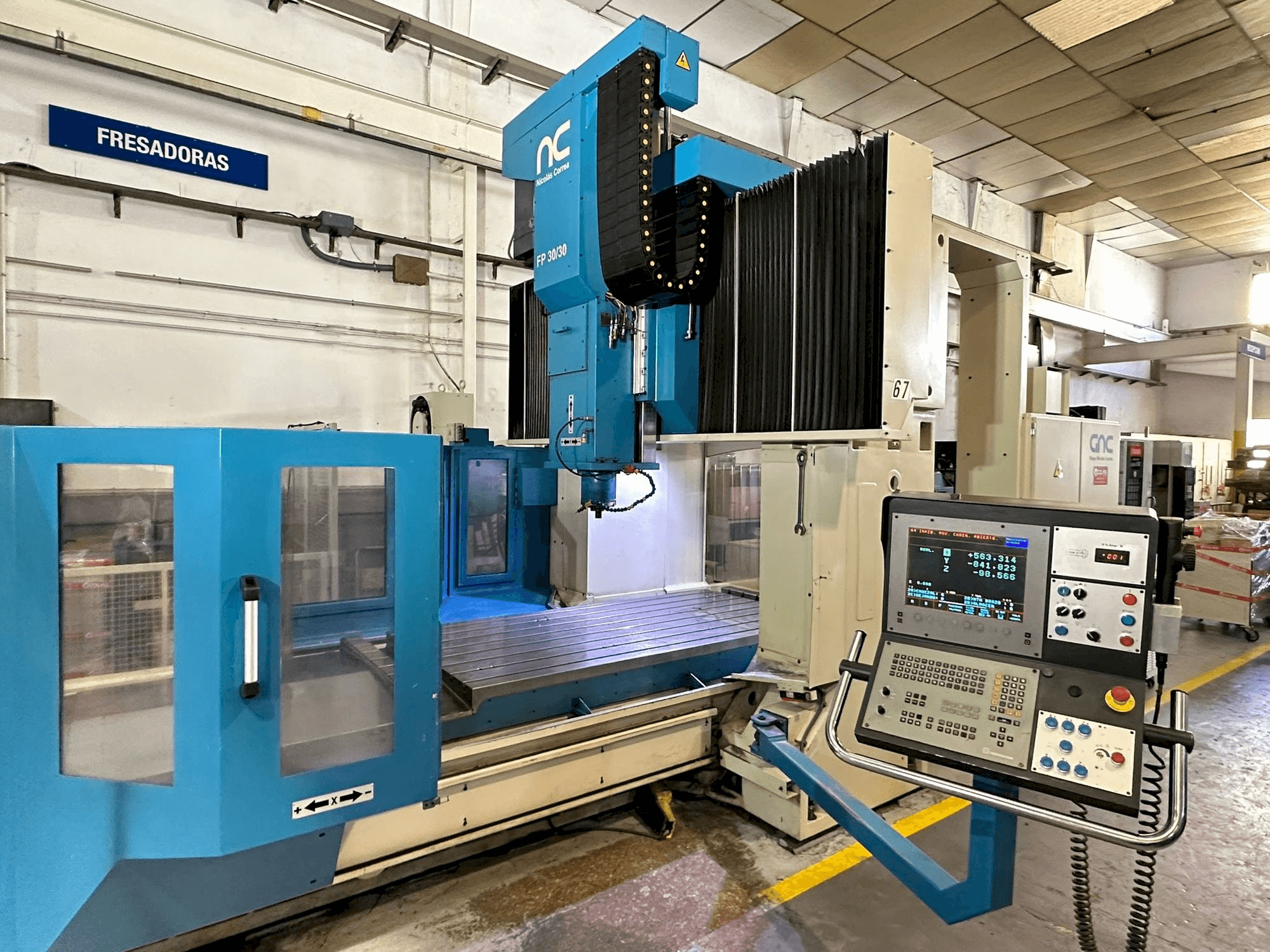 Frontansicht der NIEDERBERGER FP30/30 Maschine