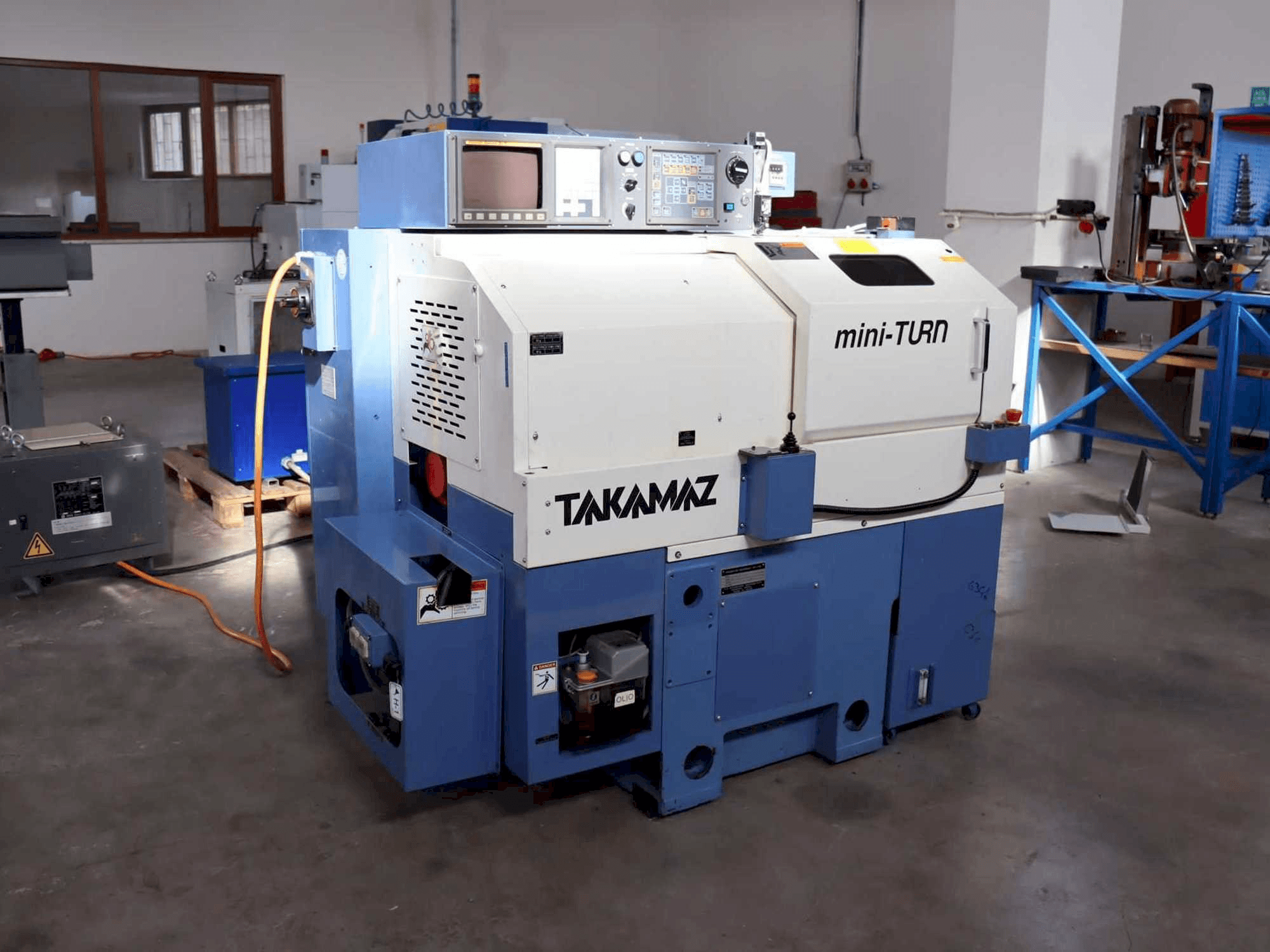 Frontansicht der Takamaz mini-Turn Maschine