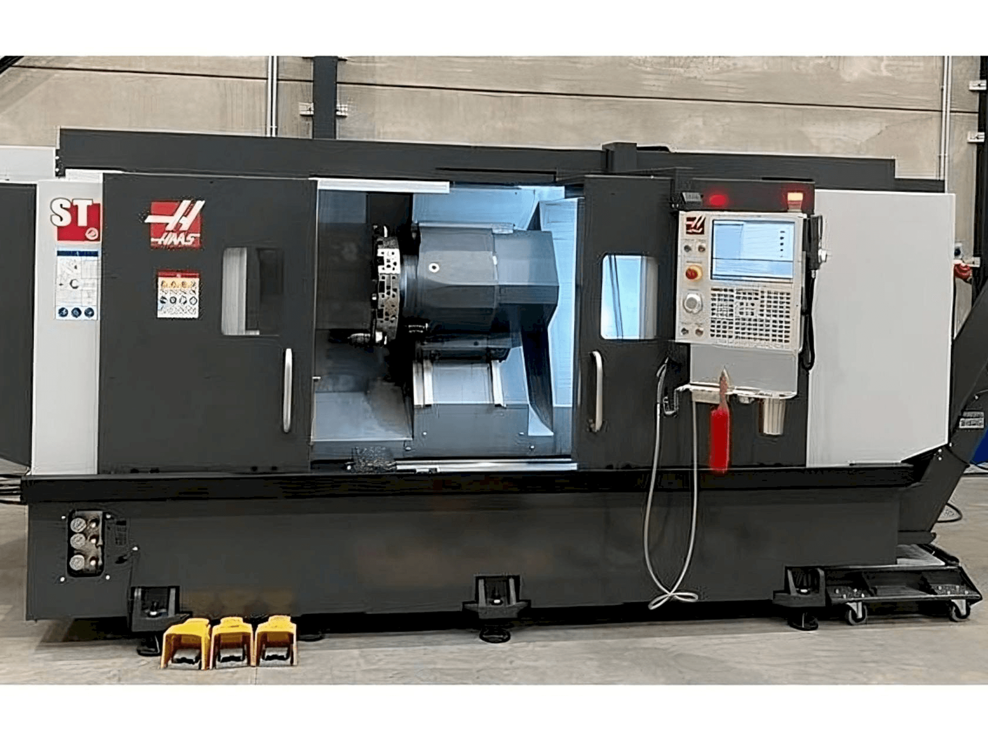 Front view of HAAS ST-35L machine