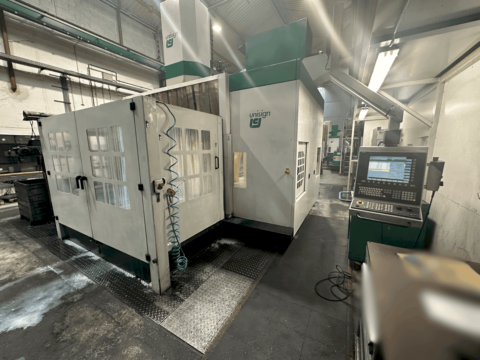 Frontansicht der Unisign UNIPORT 6000 Maschine