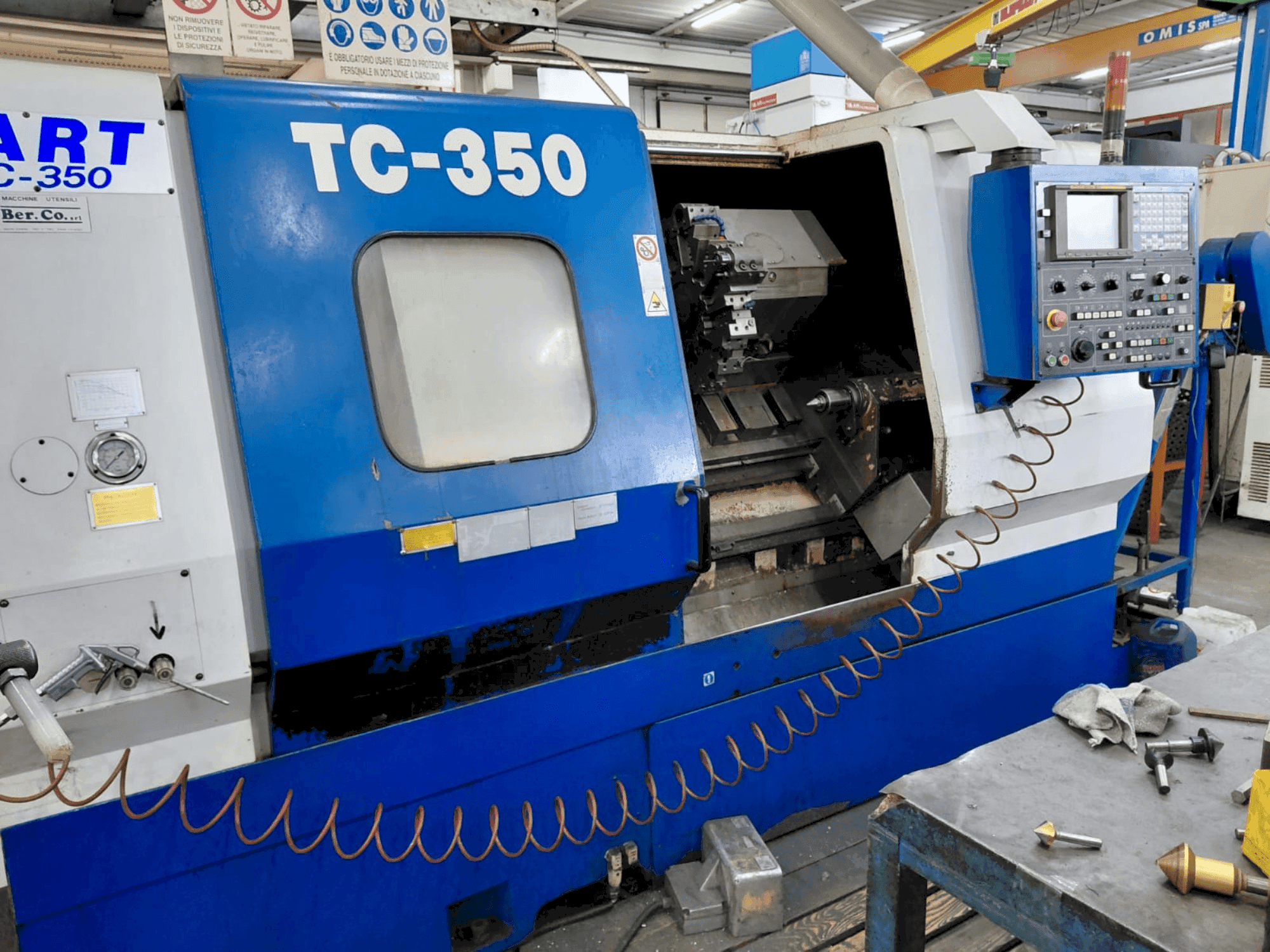 Frontansicht der DART TC350 Maschine