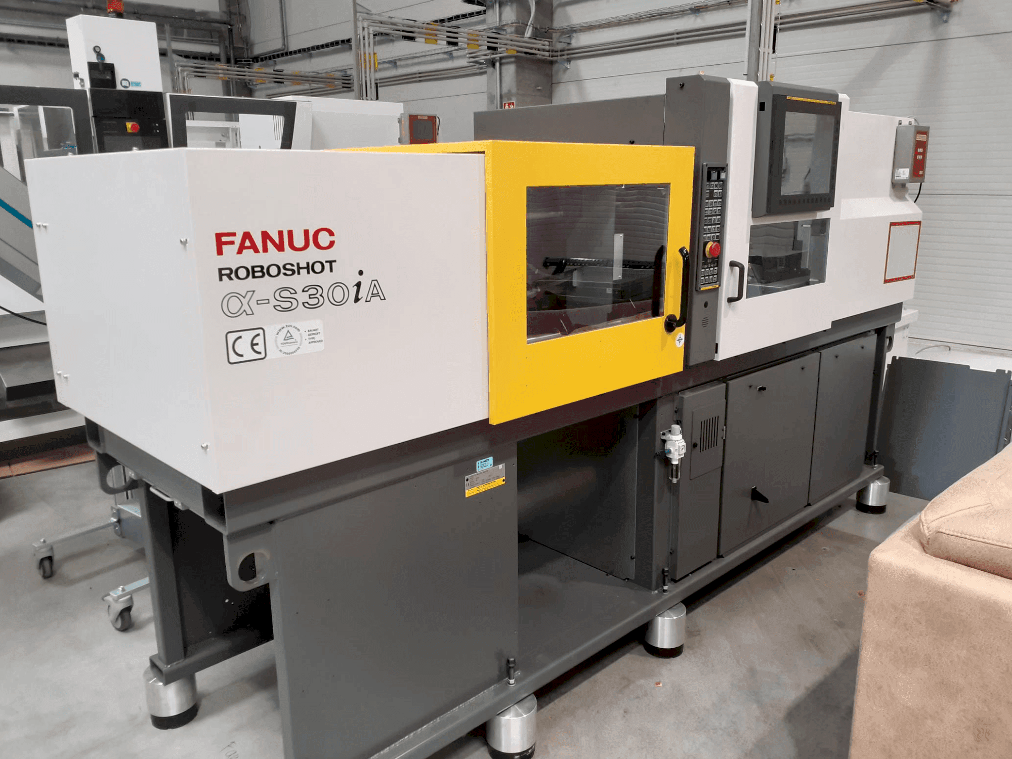Frontansicht der FANUC ROBOSHOT α-S 30iA Maschine