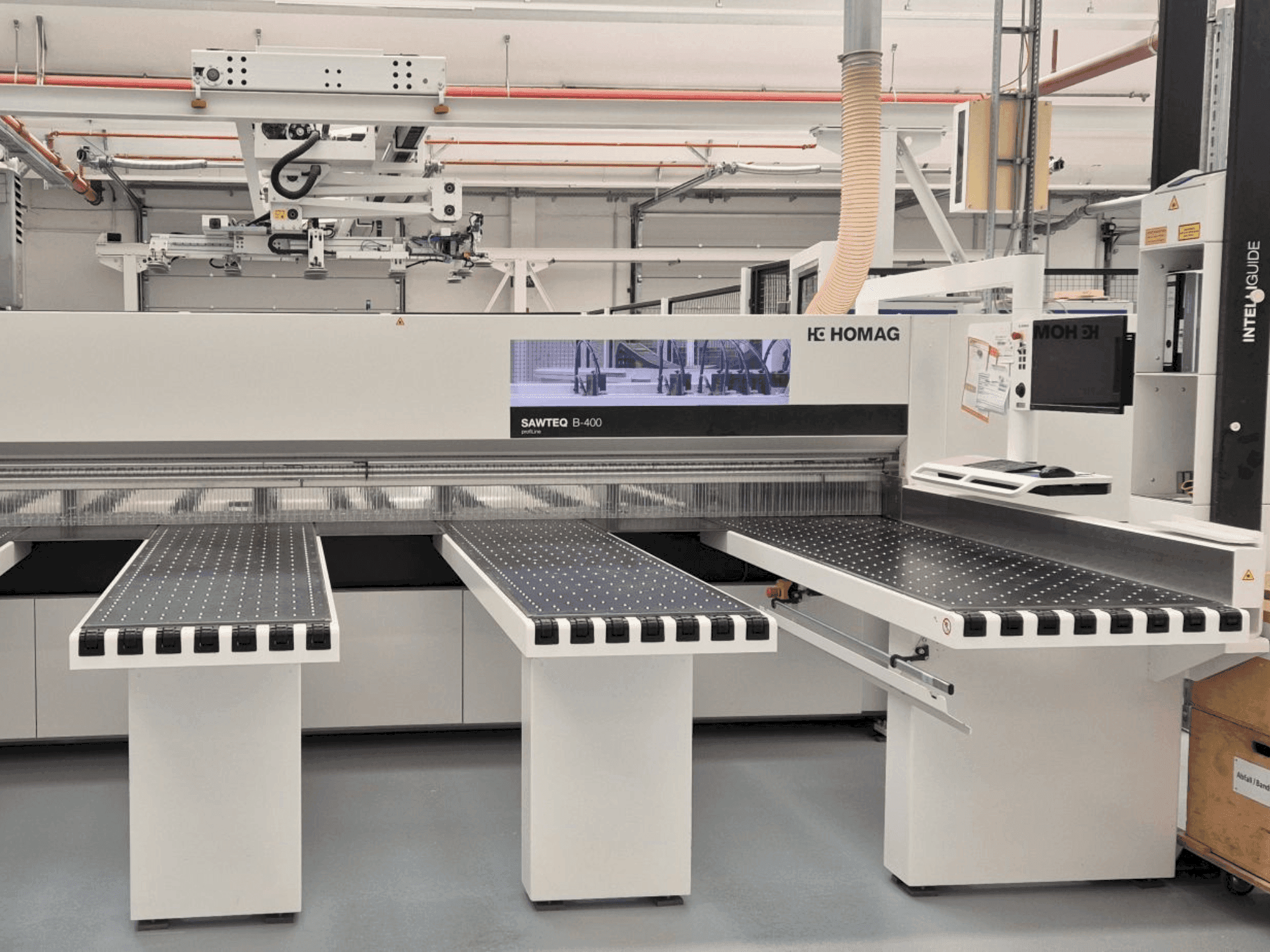 Frontansicht der HOLZMA HPP 400 Maschine