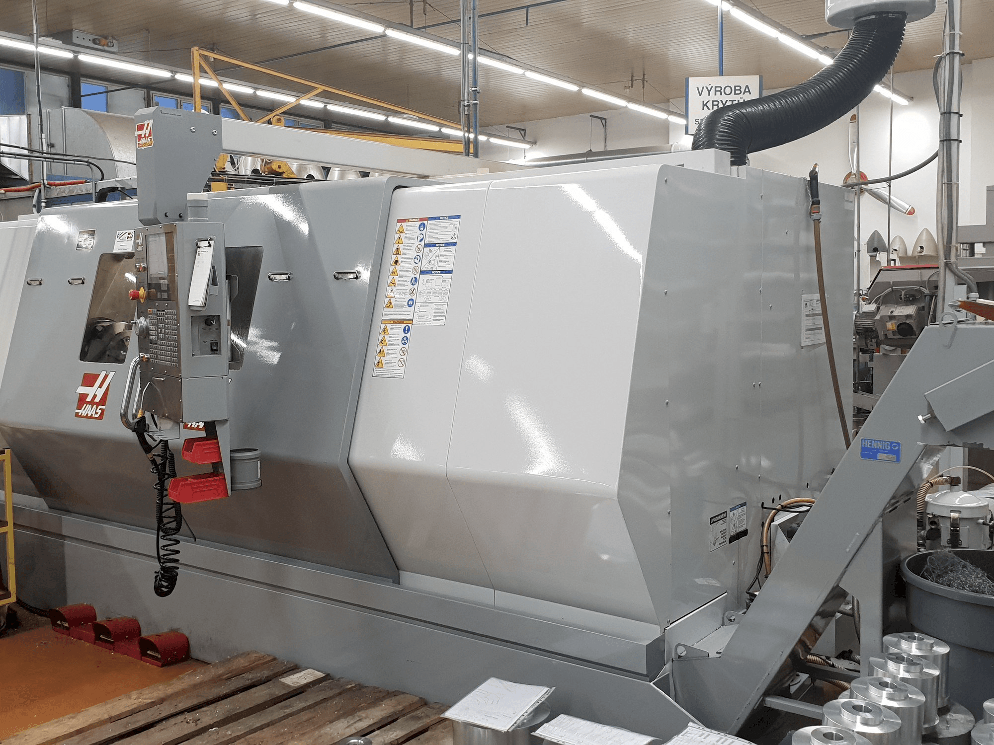 Rechte Ansicht der HAAS SL-40 Maschine