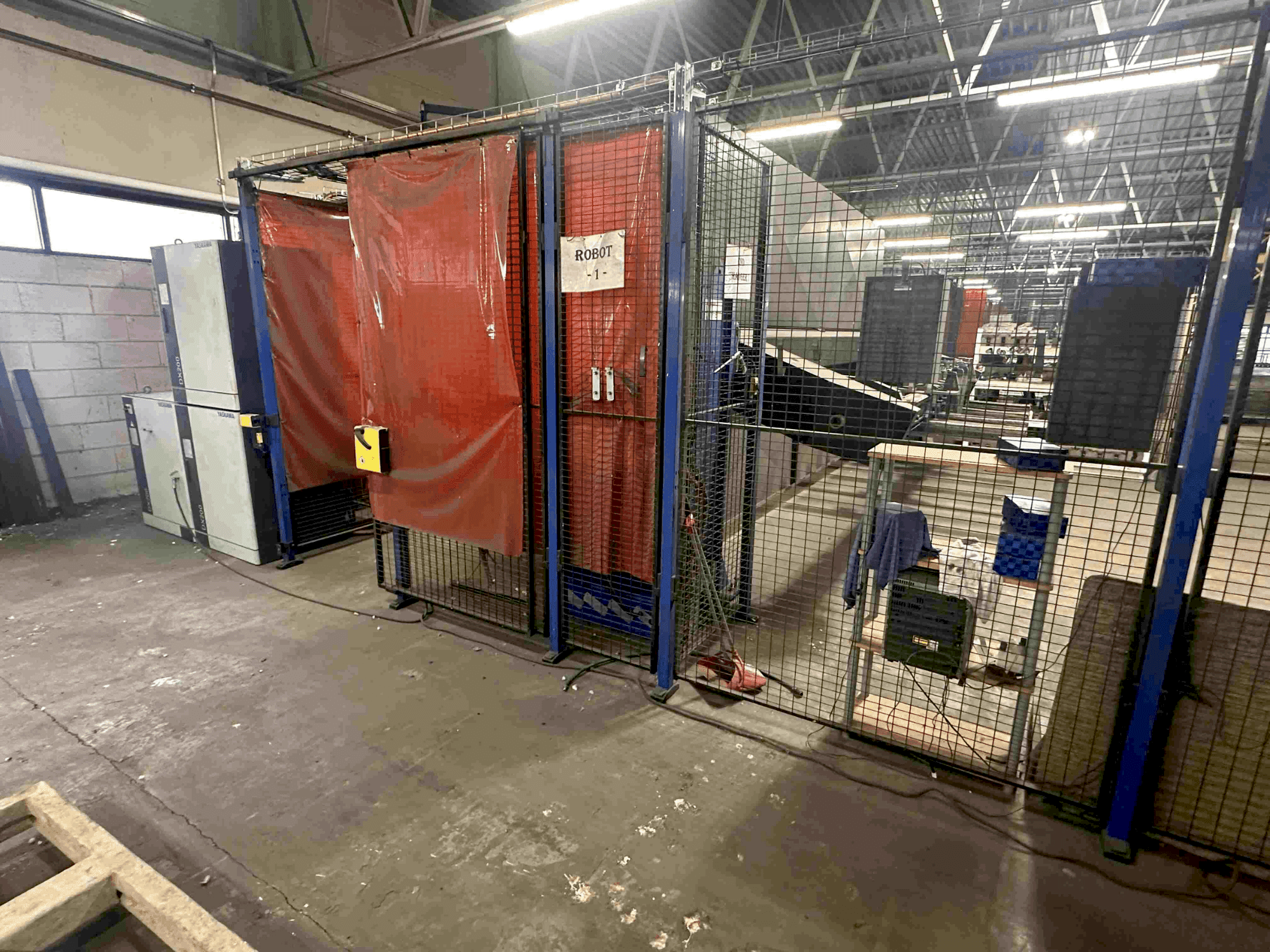 Frontansicht der Yaskawa RM2-2000 S6D Maschine