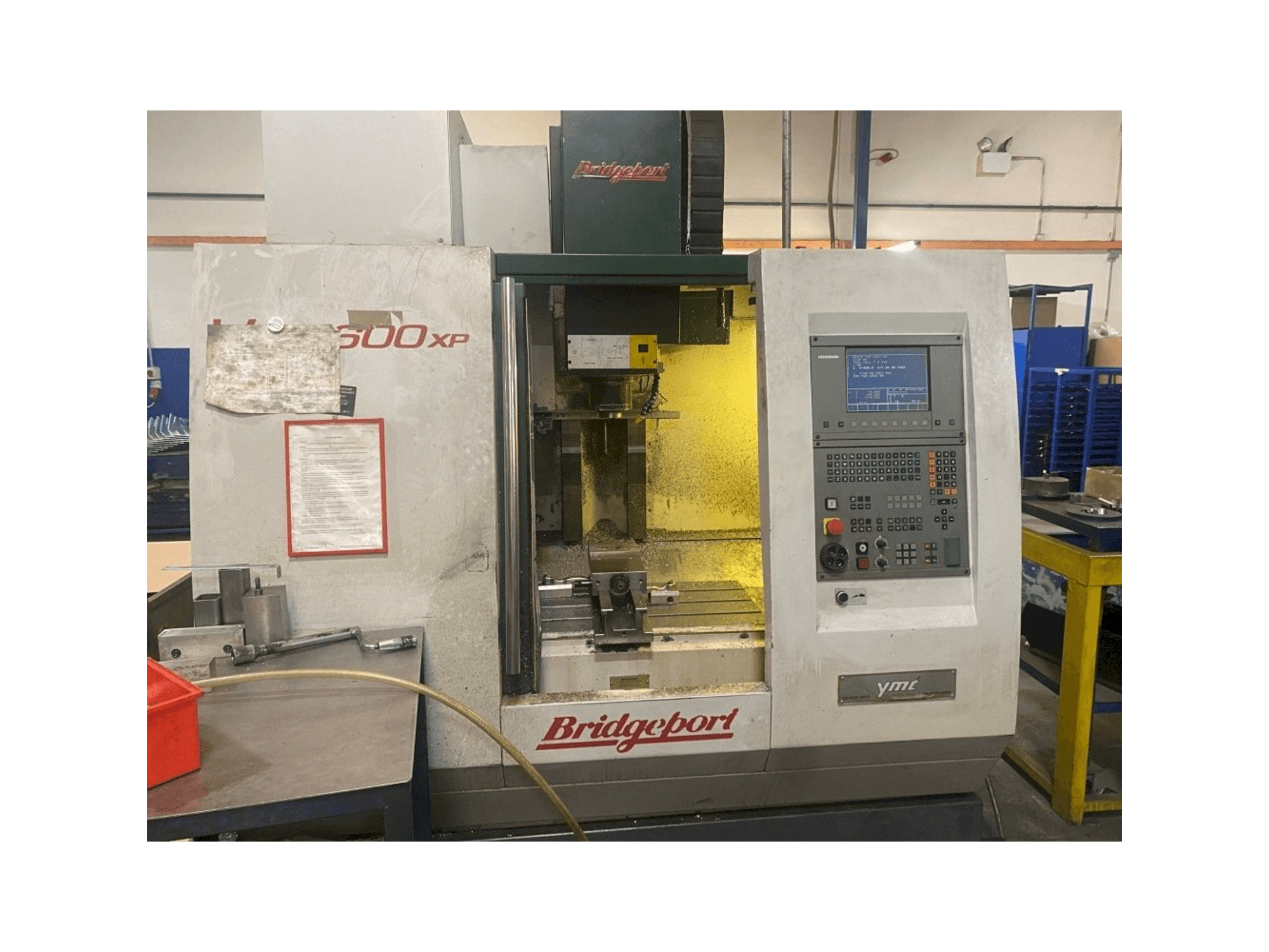 Frontansicht der Bridgeport VMC 600XP Maschine