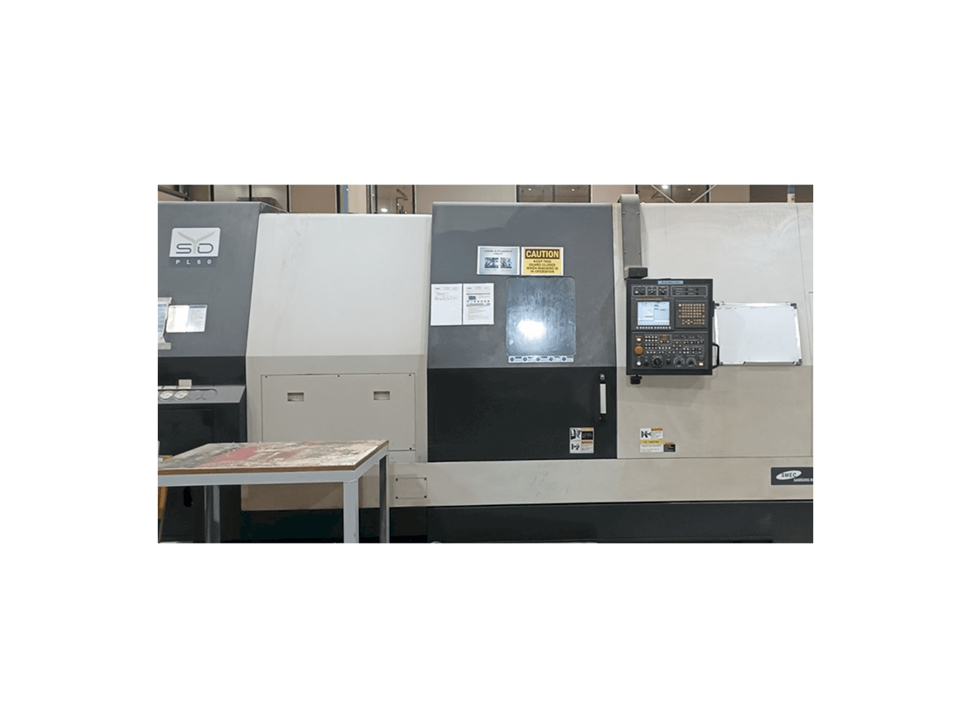 Frontansicht der Samsung PL60 Maschine