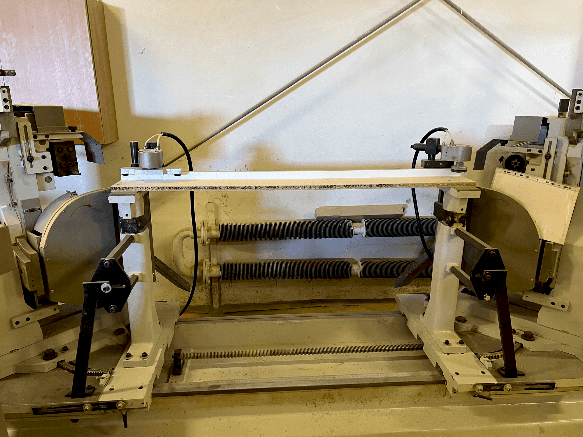 Frontansicht der PADE NS21 Maschine