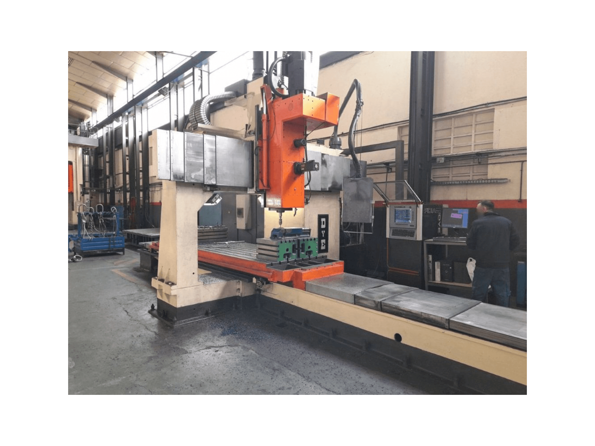 Frontansicht der DYE FBF-C-N/C Maschine