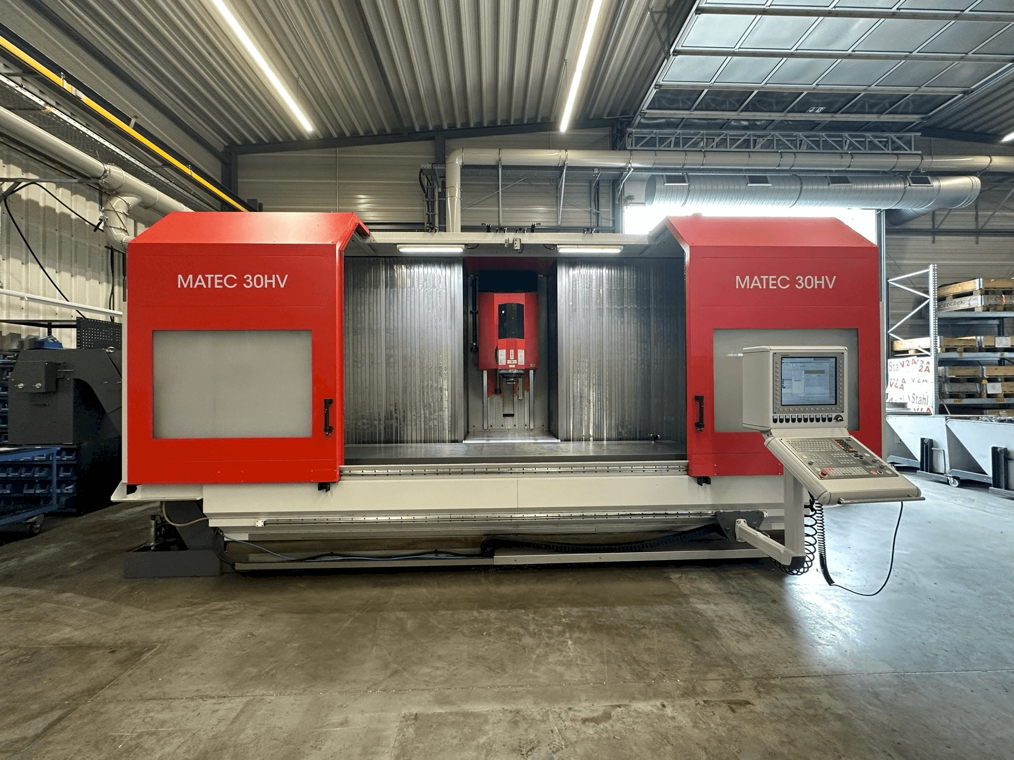 Frontansicht der Matec 30HV Maschine