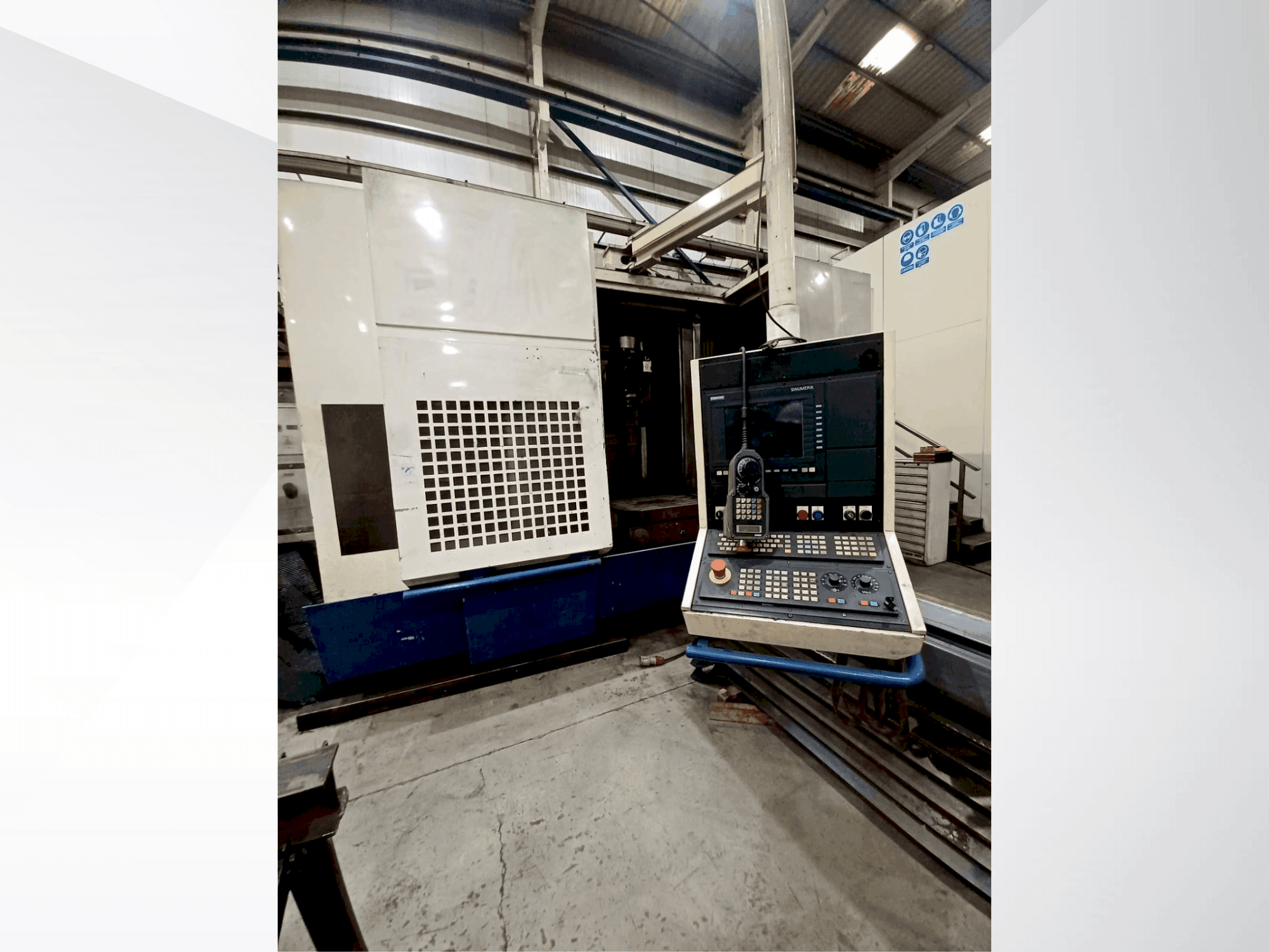 Frontansicht der Huron EX-C Maschine