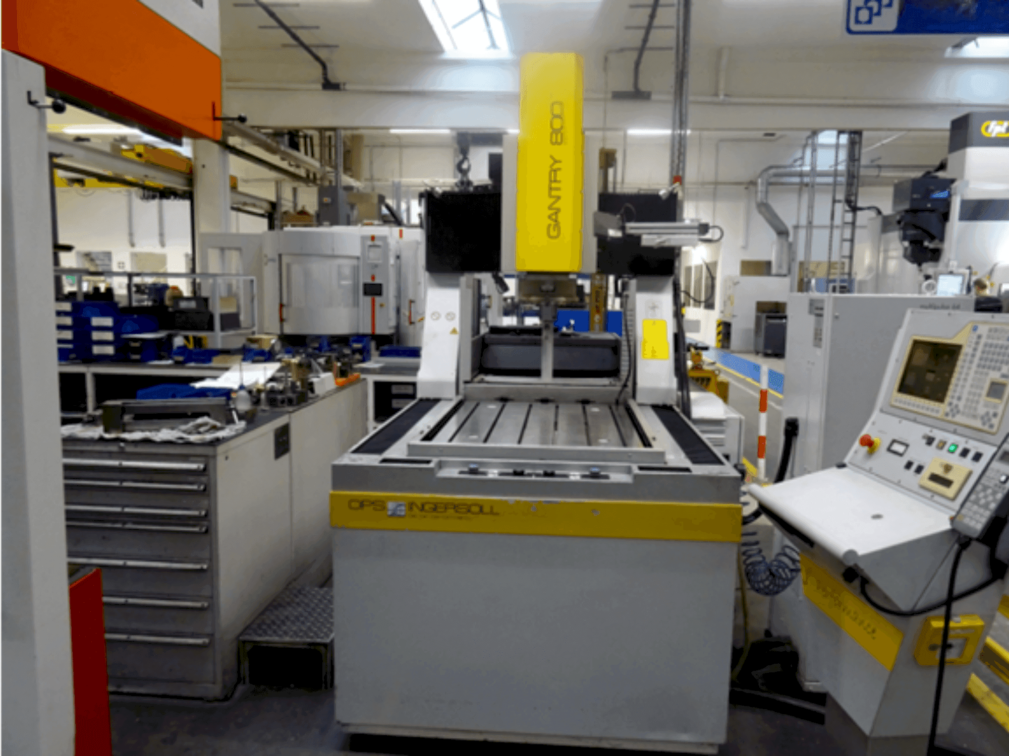 Frontansicht der Ingersoll Rand Gantry 800 Maschine