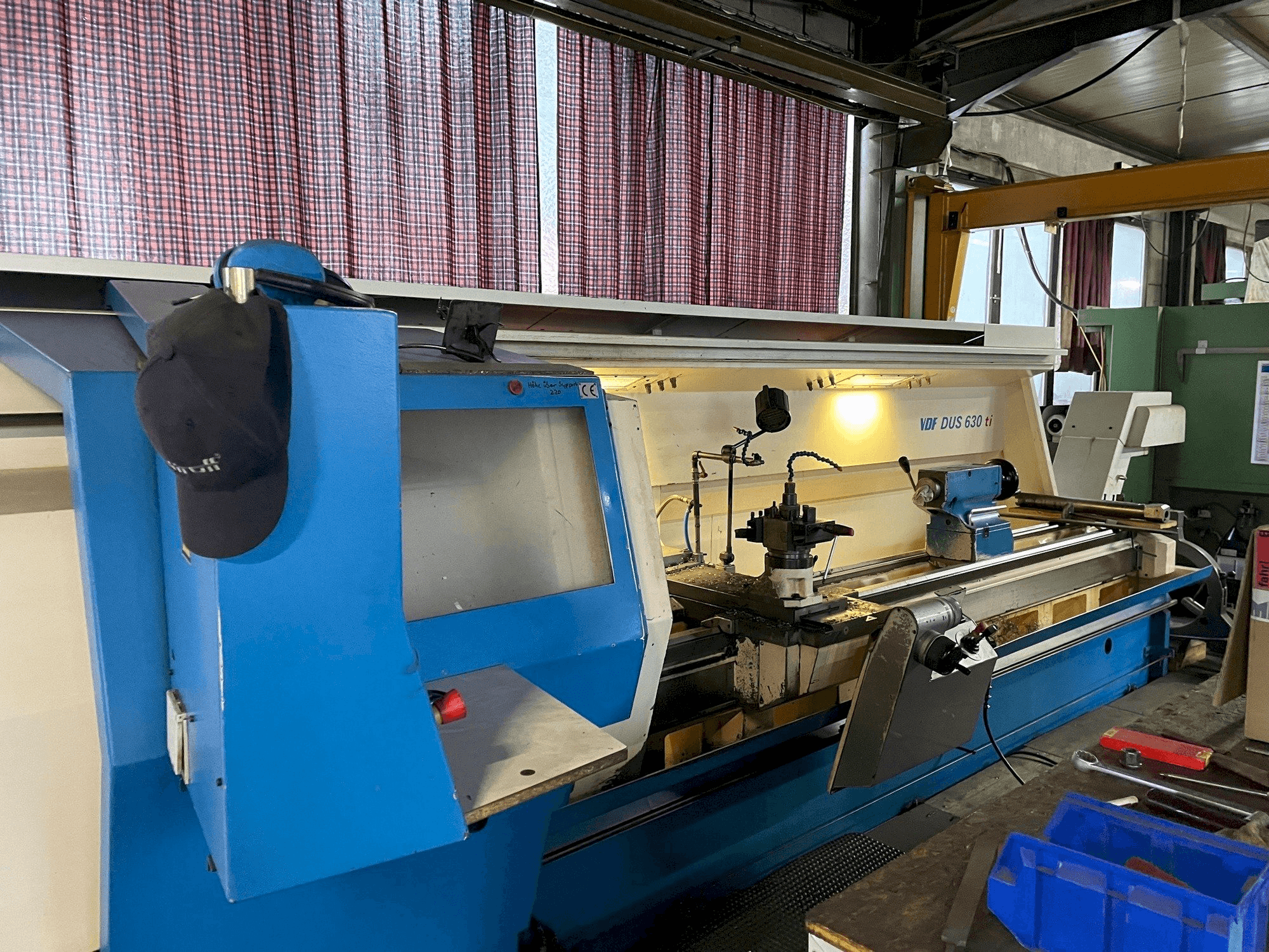 Frontansicht der VDF BOEHRINGER Maschine