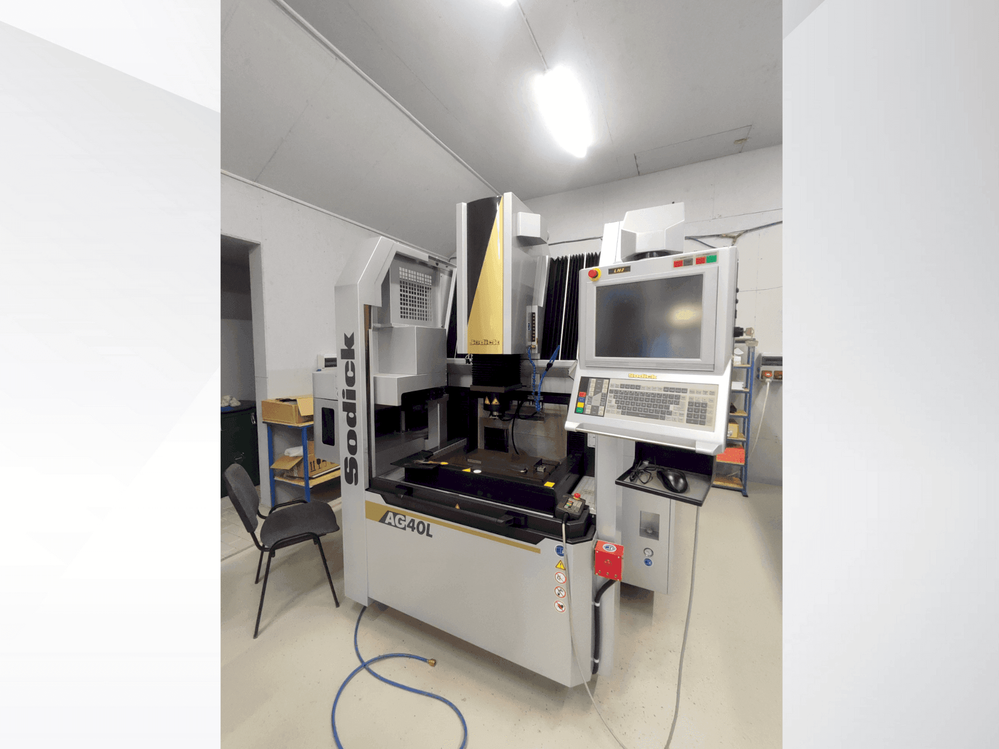 Frontansicht der Sodick AG40L Maschine