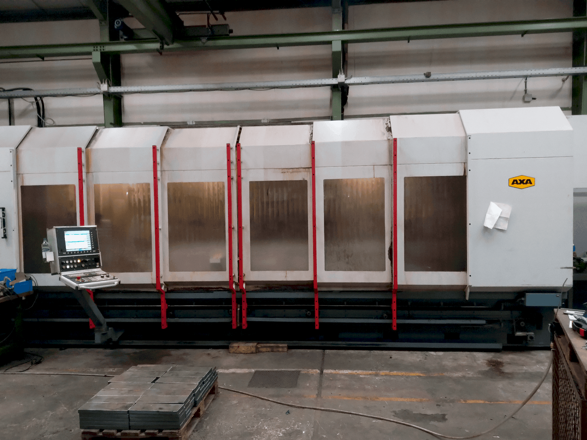 Frontansicht der AXA VHC-2-5000-XTS-50 Maschine