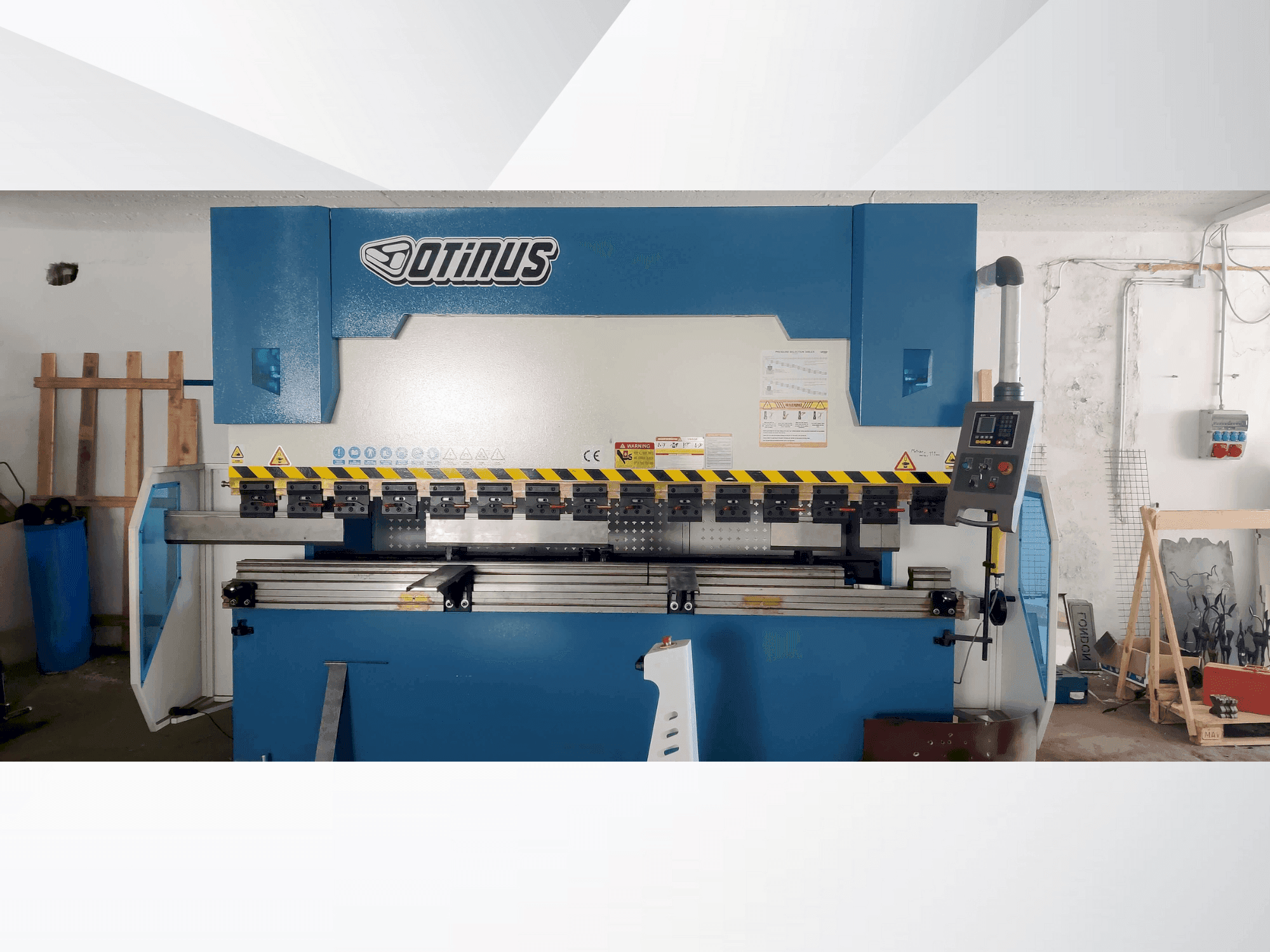 Frontansicht der OTINUS 2312N Maschine