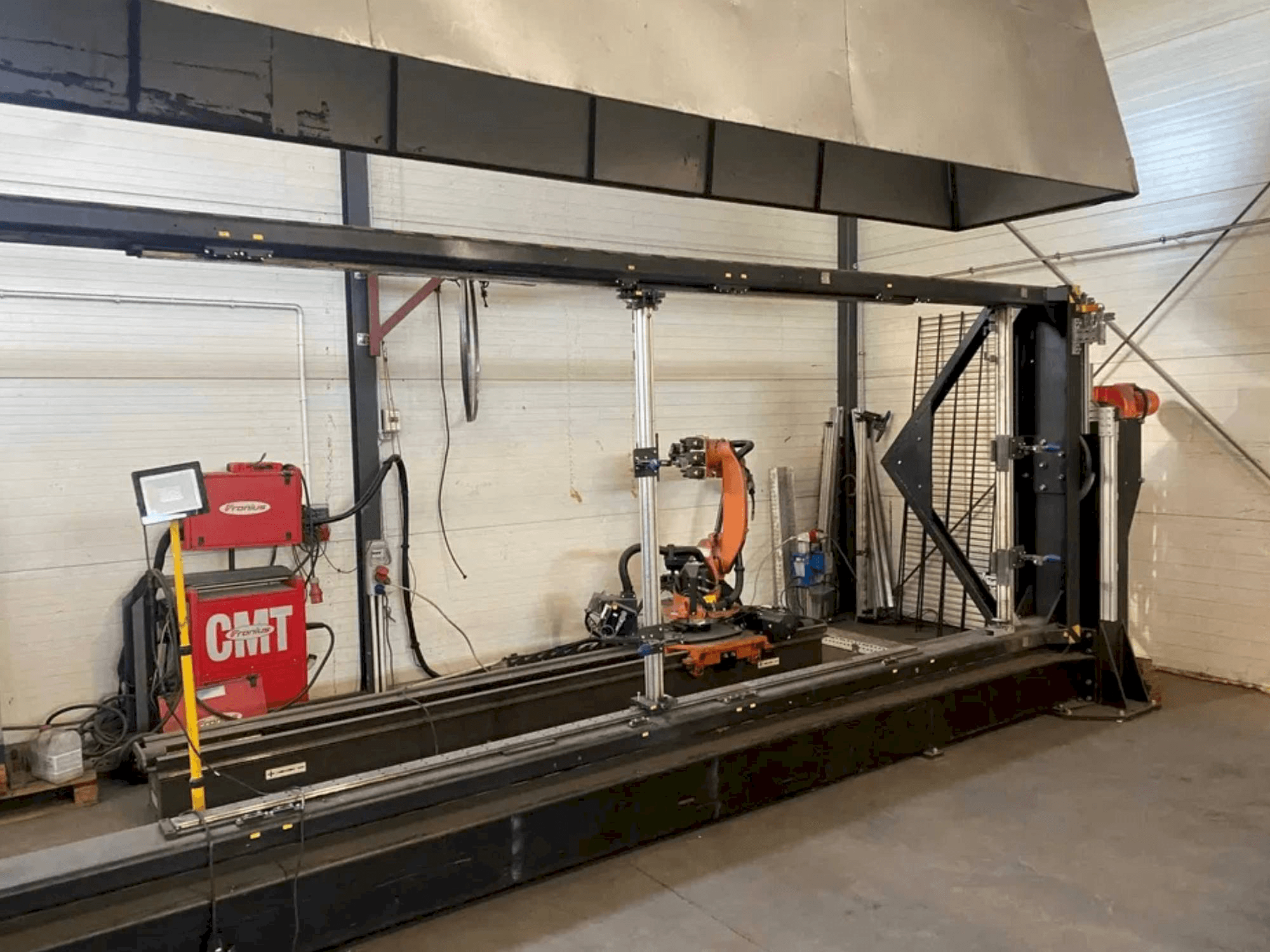 Frontansicht der Kronos Kjellberg KR 16 L6 ARC-C Maschine