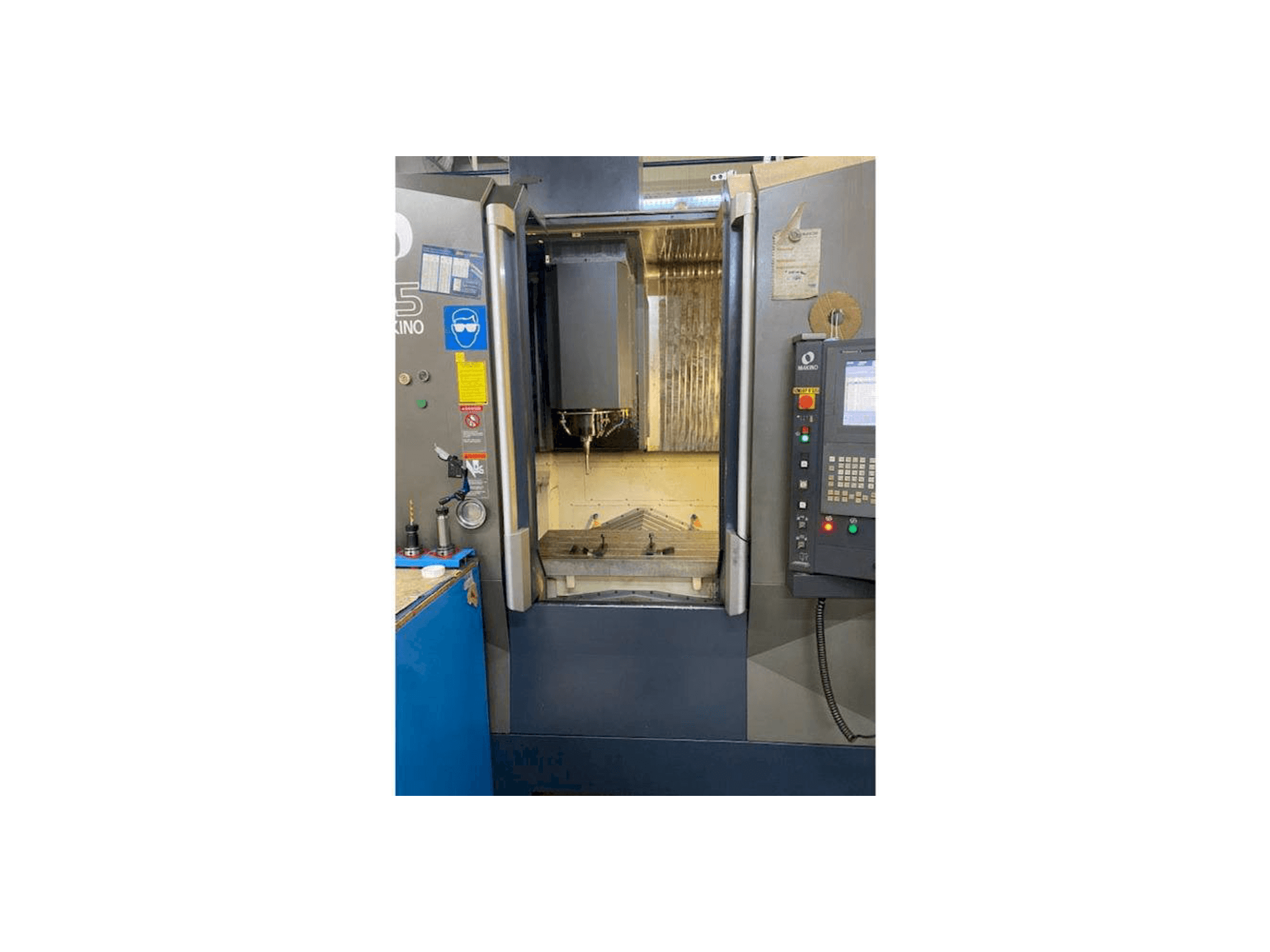 Frontansicht der Makino F5 Maschine