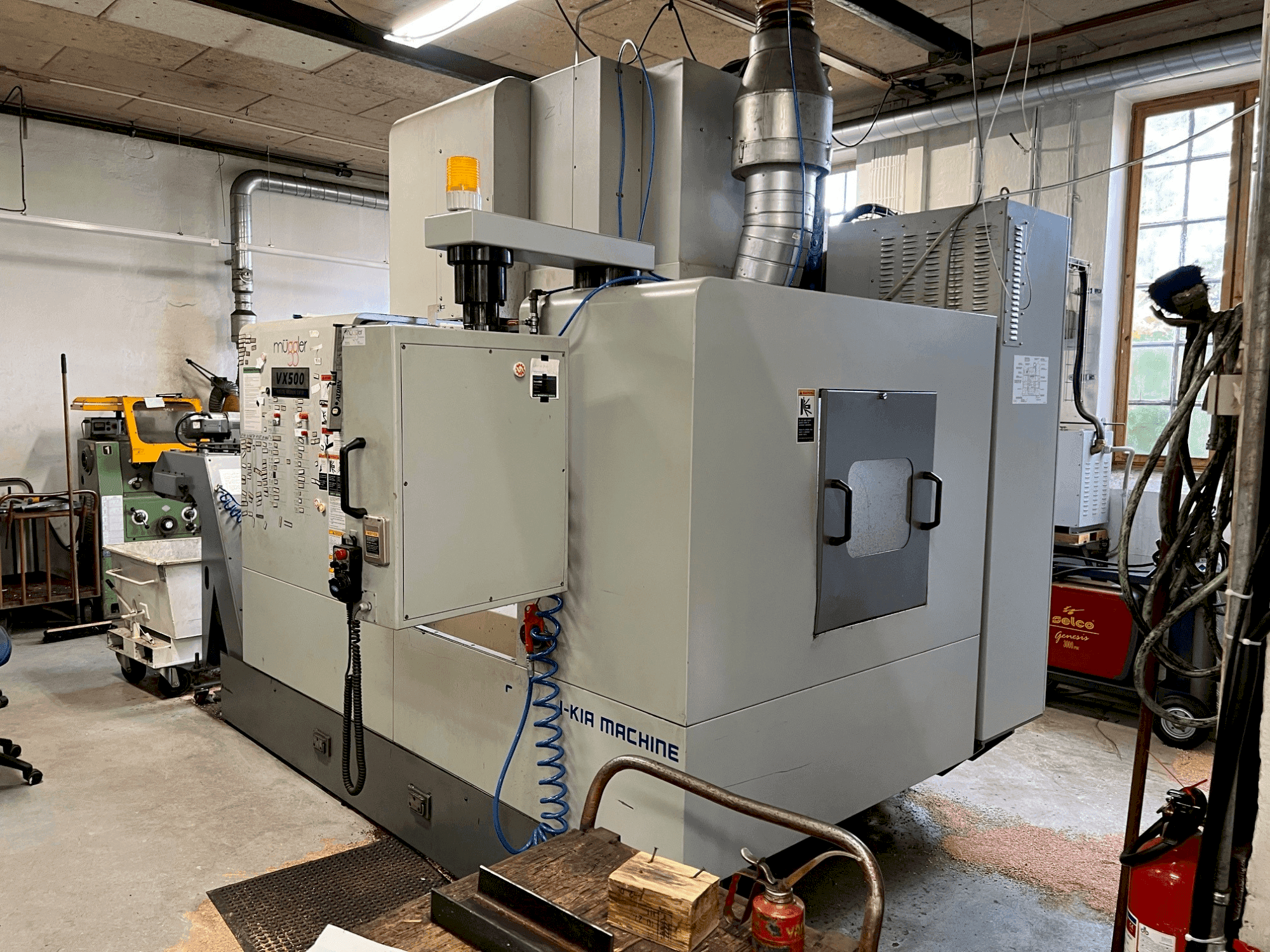 Front view of HYUNDAI KIA VX500 machine