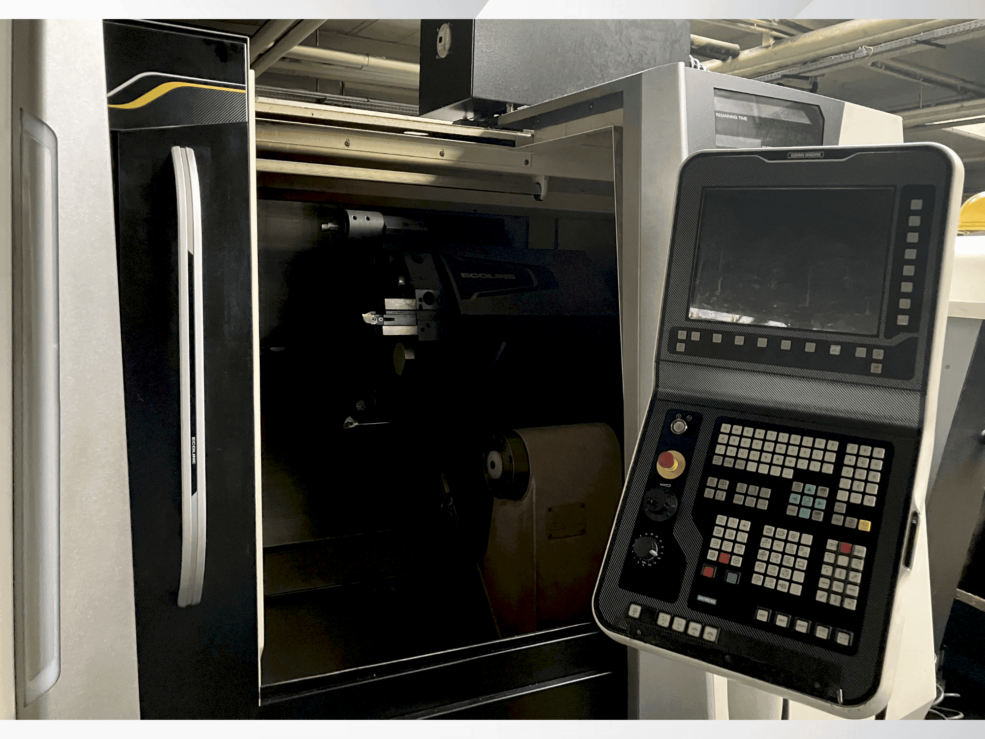 Frontansicht der DMG MORI ecoTurn 450 V1 Maschine