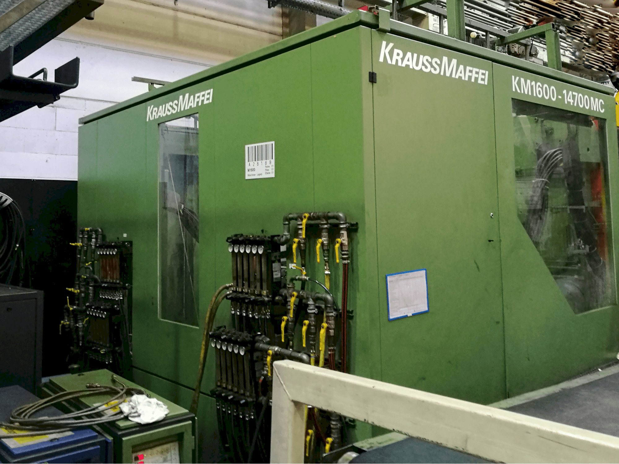 Linke Ansicht der Krauss Maffei KM 1600-14700 MC Maschine