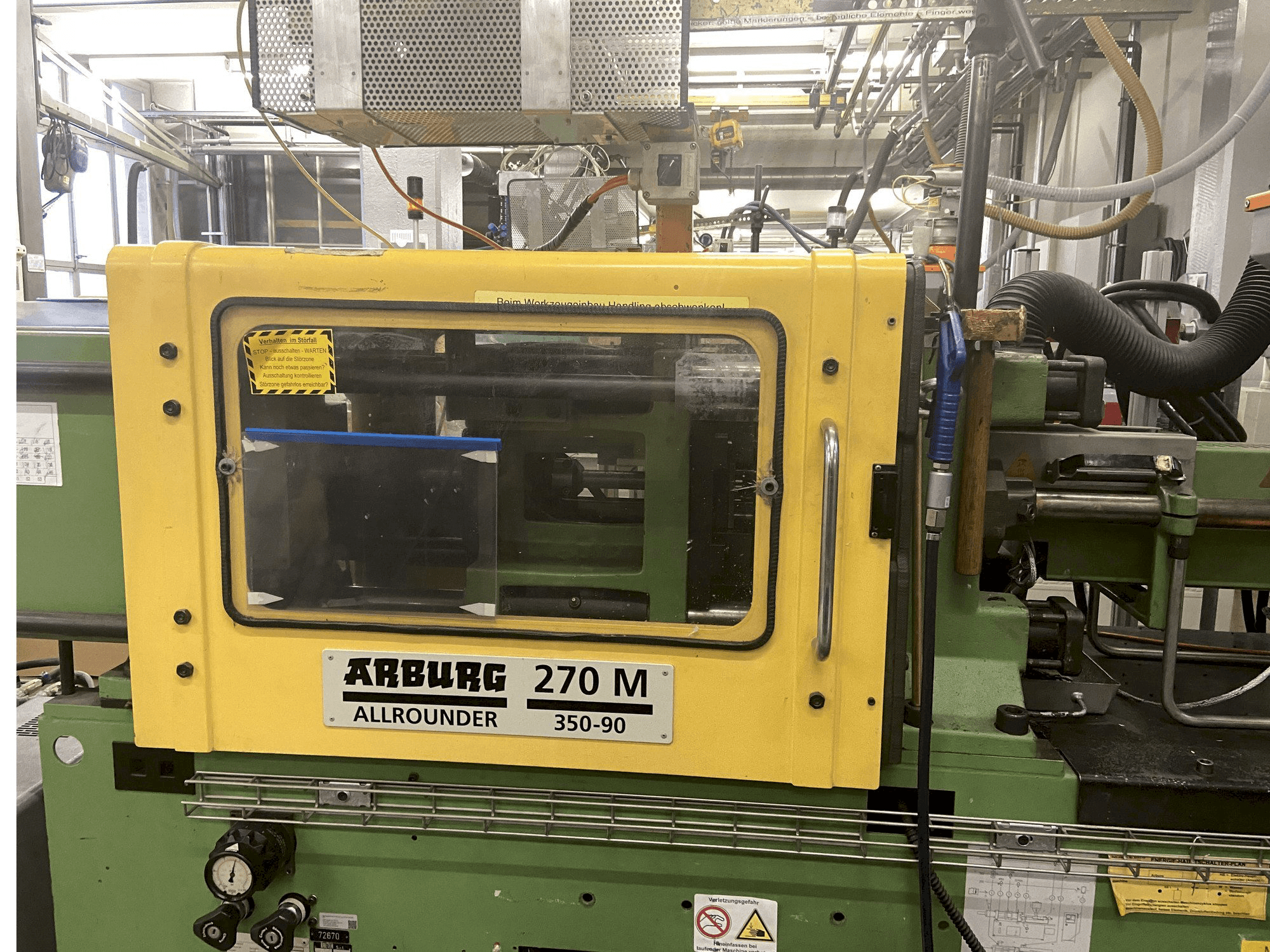 Frontansicht der Arburg ALLROUNDER 270 M 350 - 90 Maschine