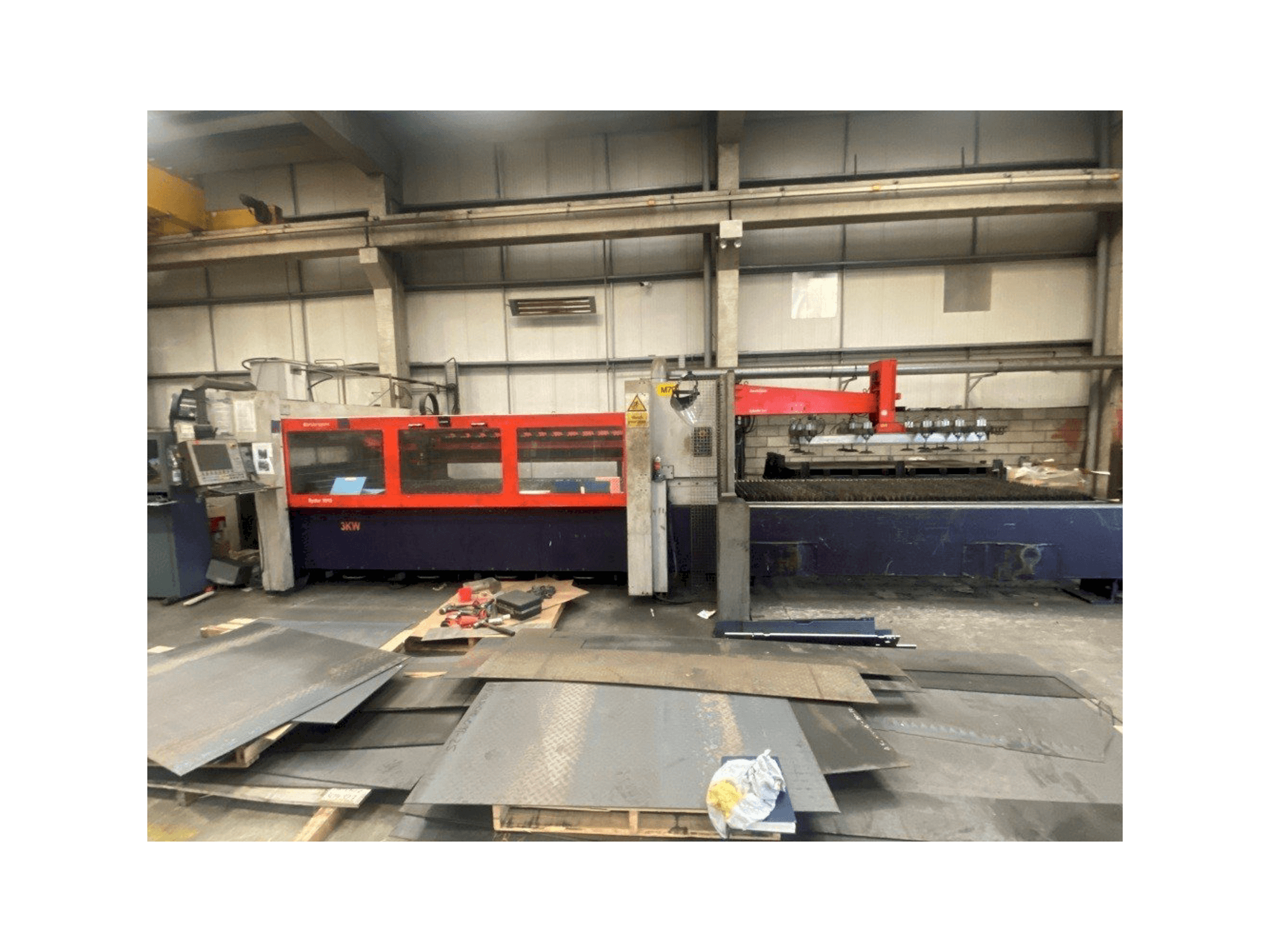 Frontansicht der Bystronic Bystar 3015 Maschine