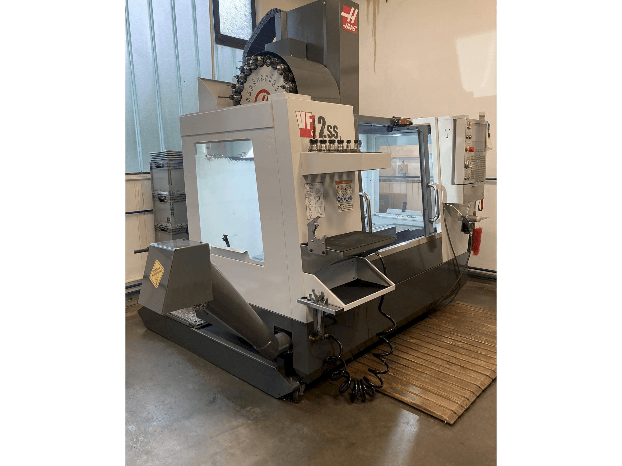 Linke Seitenansicht der HAAS VF-2 SS Maschine