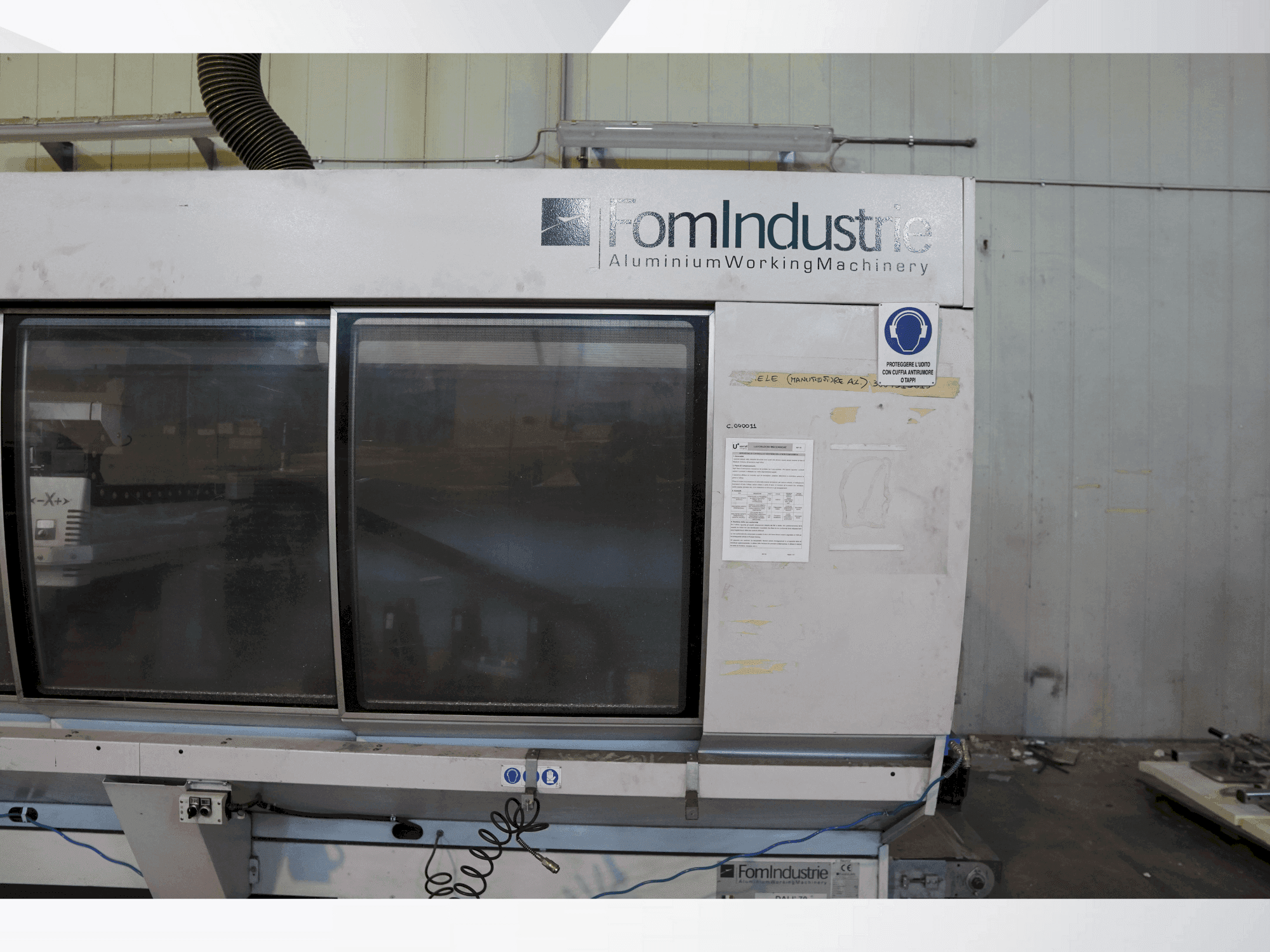 Frontansicht der FomIndustrie DALI 70 Maschine