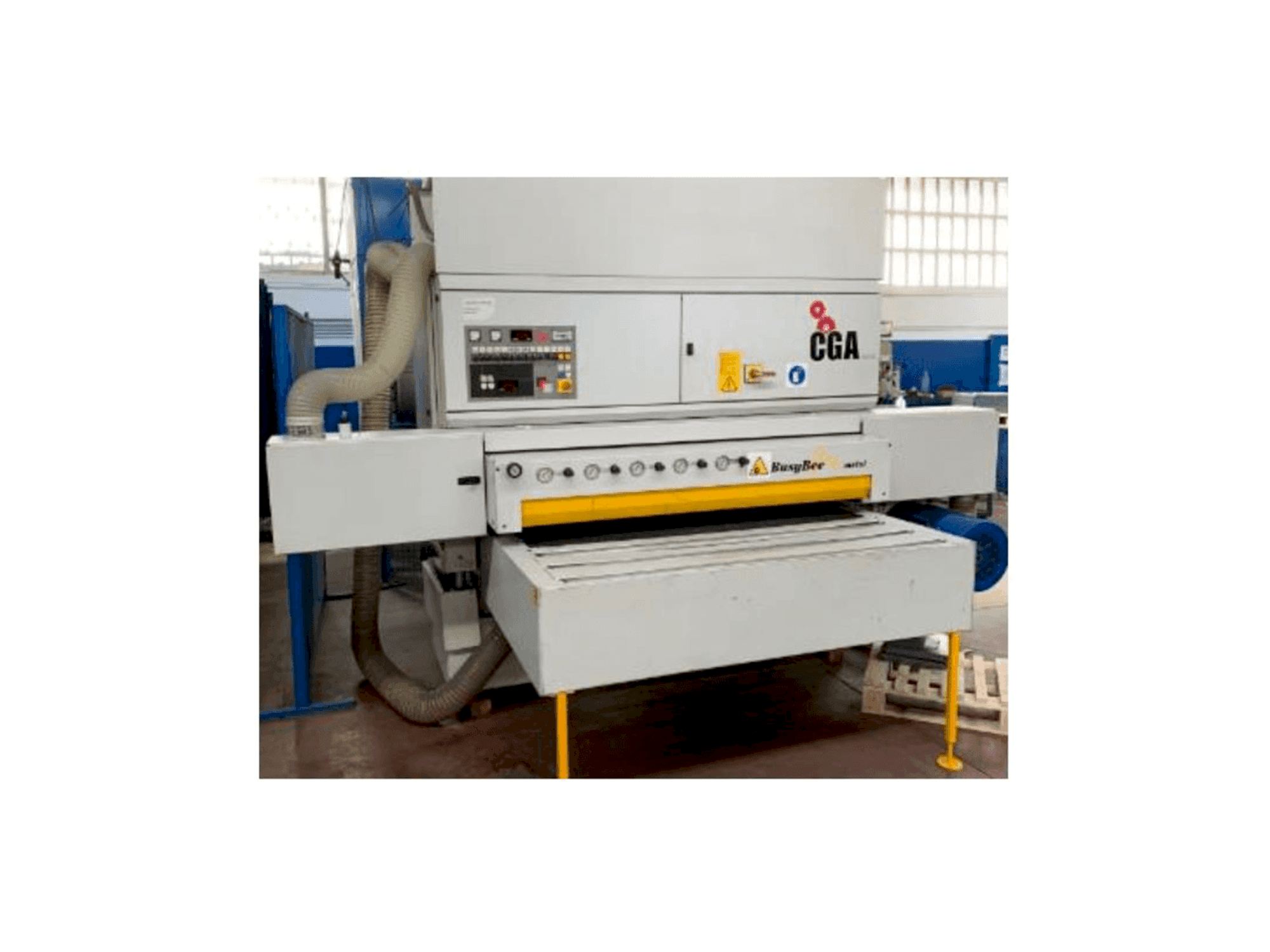 Frontansicht der CGA BUSY BEE 1600/33-2020 Maschine