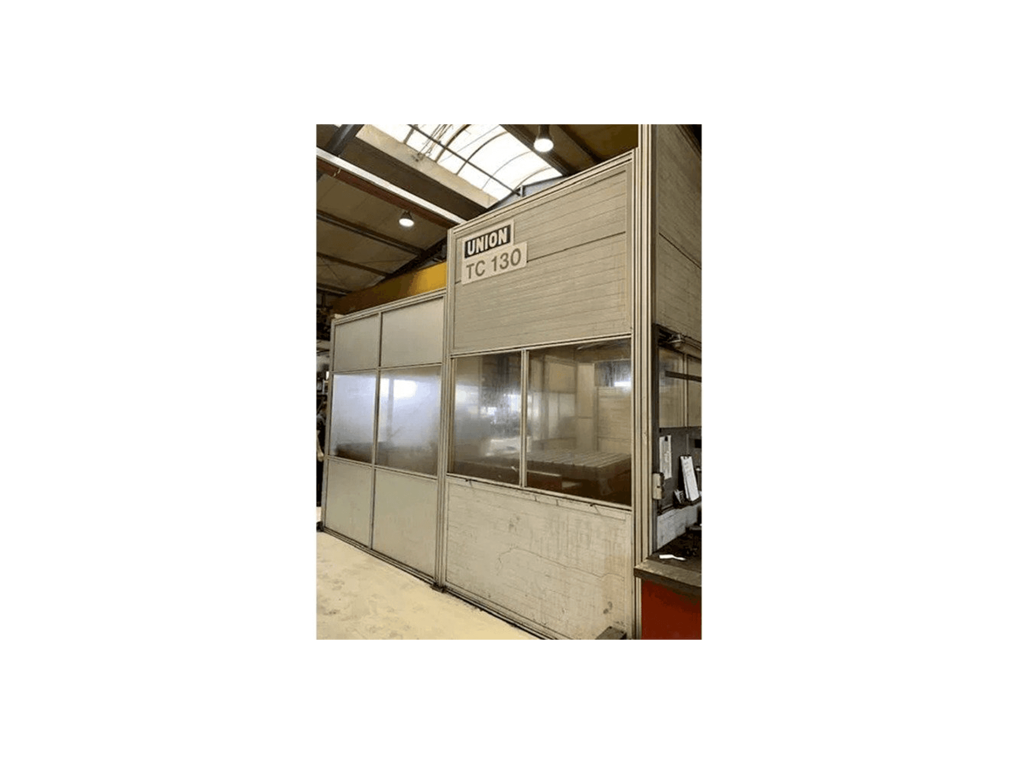 Frontansicht der UNION TC 130 Maschine