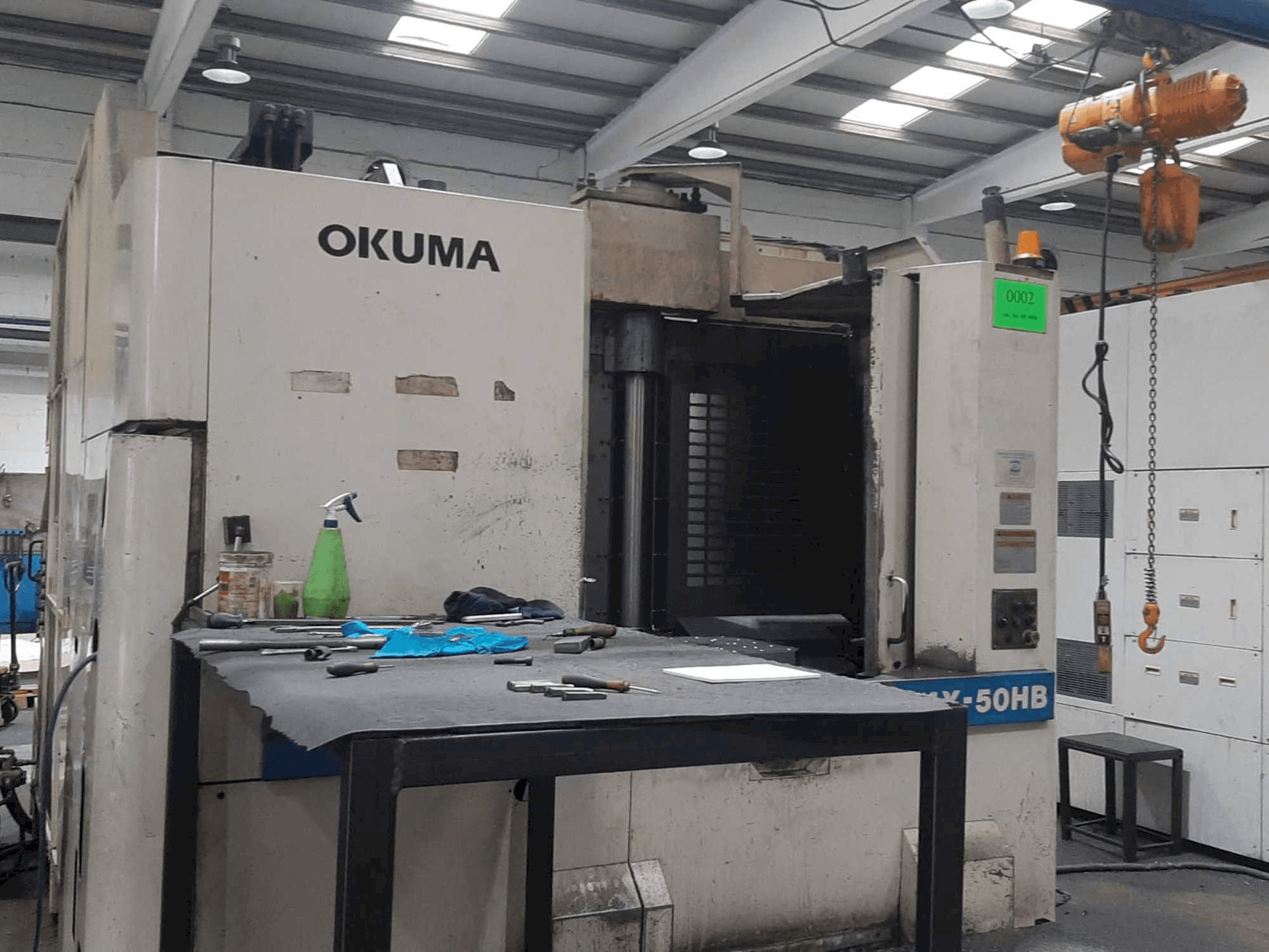 Frontansicht der Okuma MX-50HB Maschine