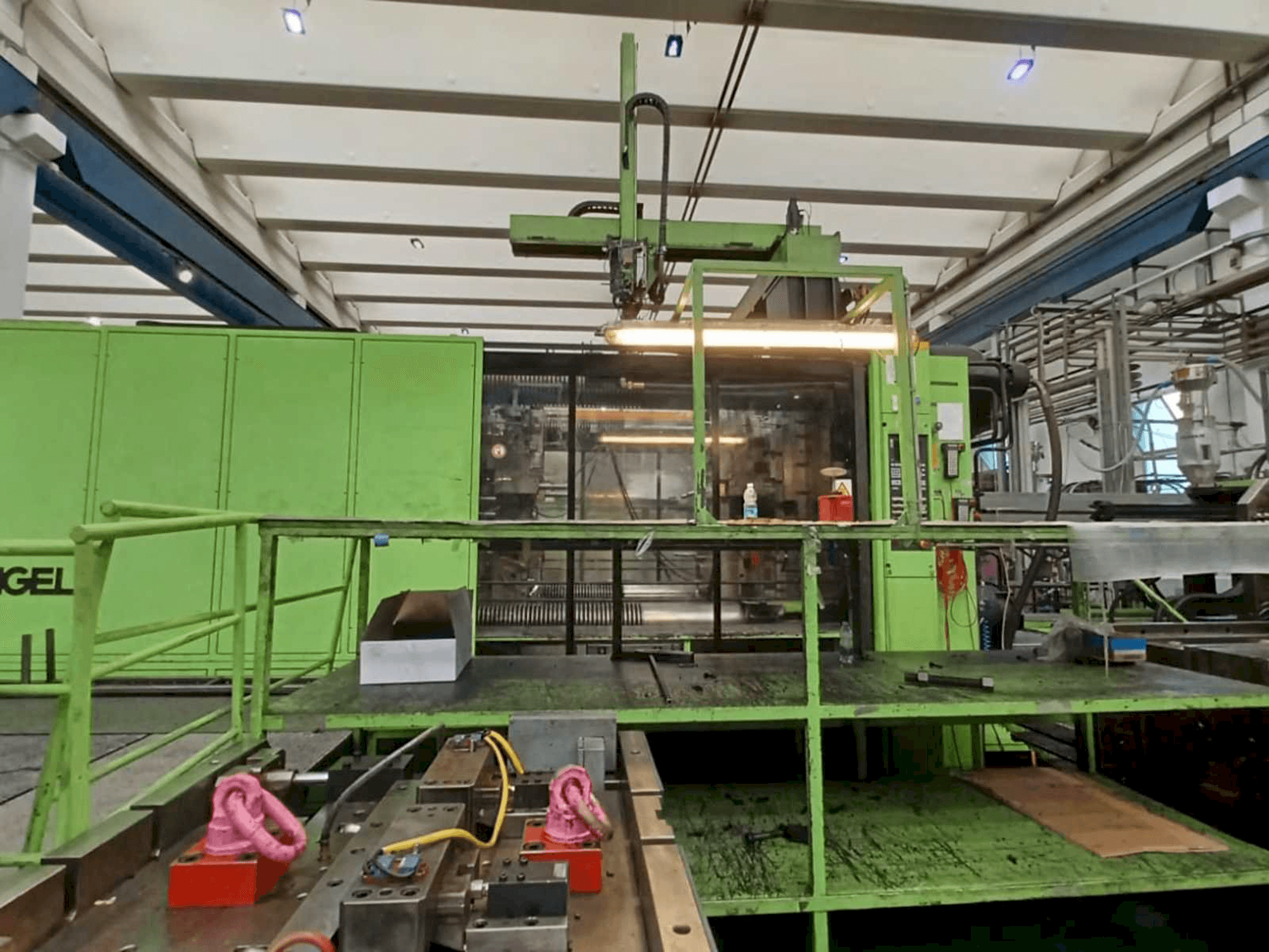 Frontansicht der Engel ES 23050/2500 DUO Maschine