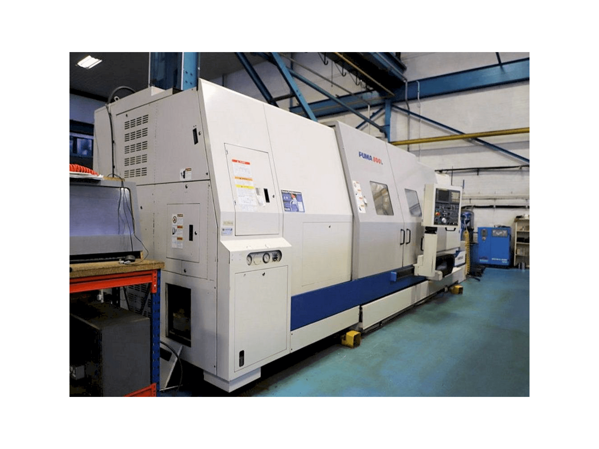 Frontansicht der Doosan Puma 800L Maschine