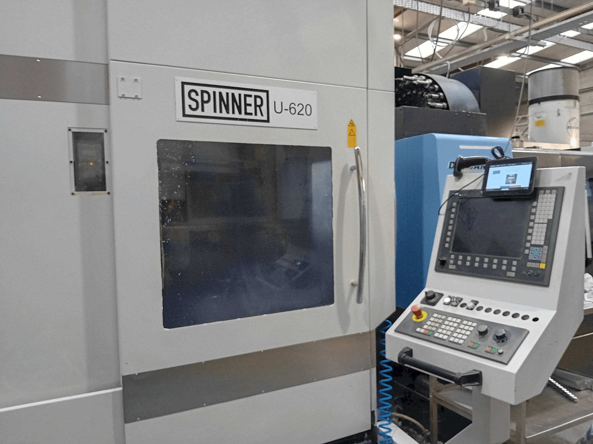 Frontansicht der SPINNER U5-620 Maschine