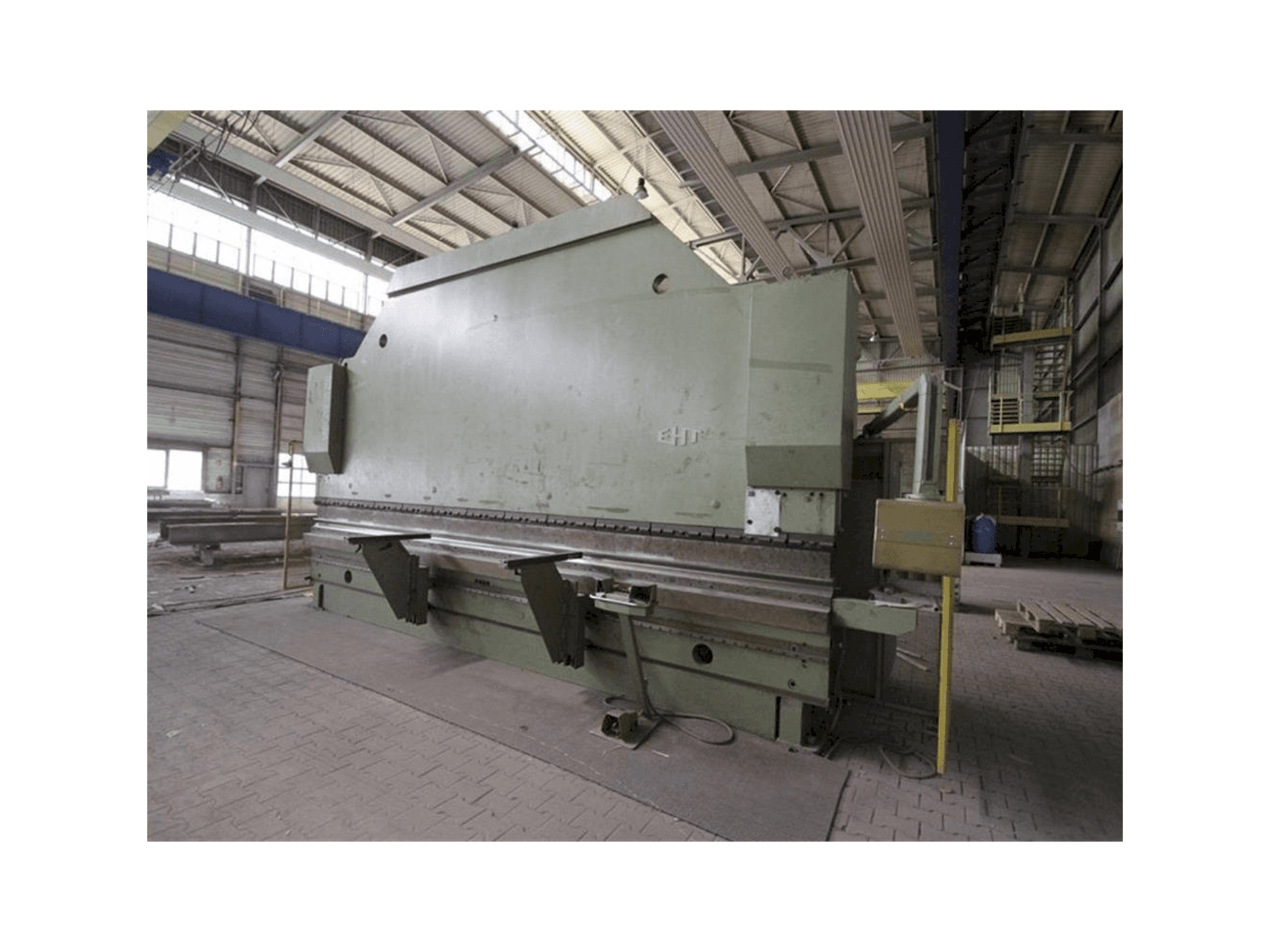 Rechte Seitenansicht der EHT Variopress 250 60 Maschine