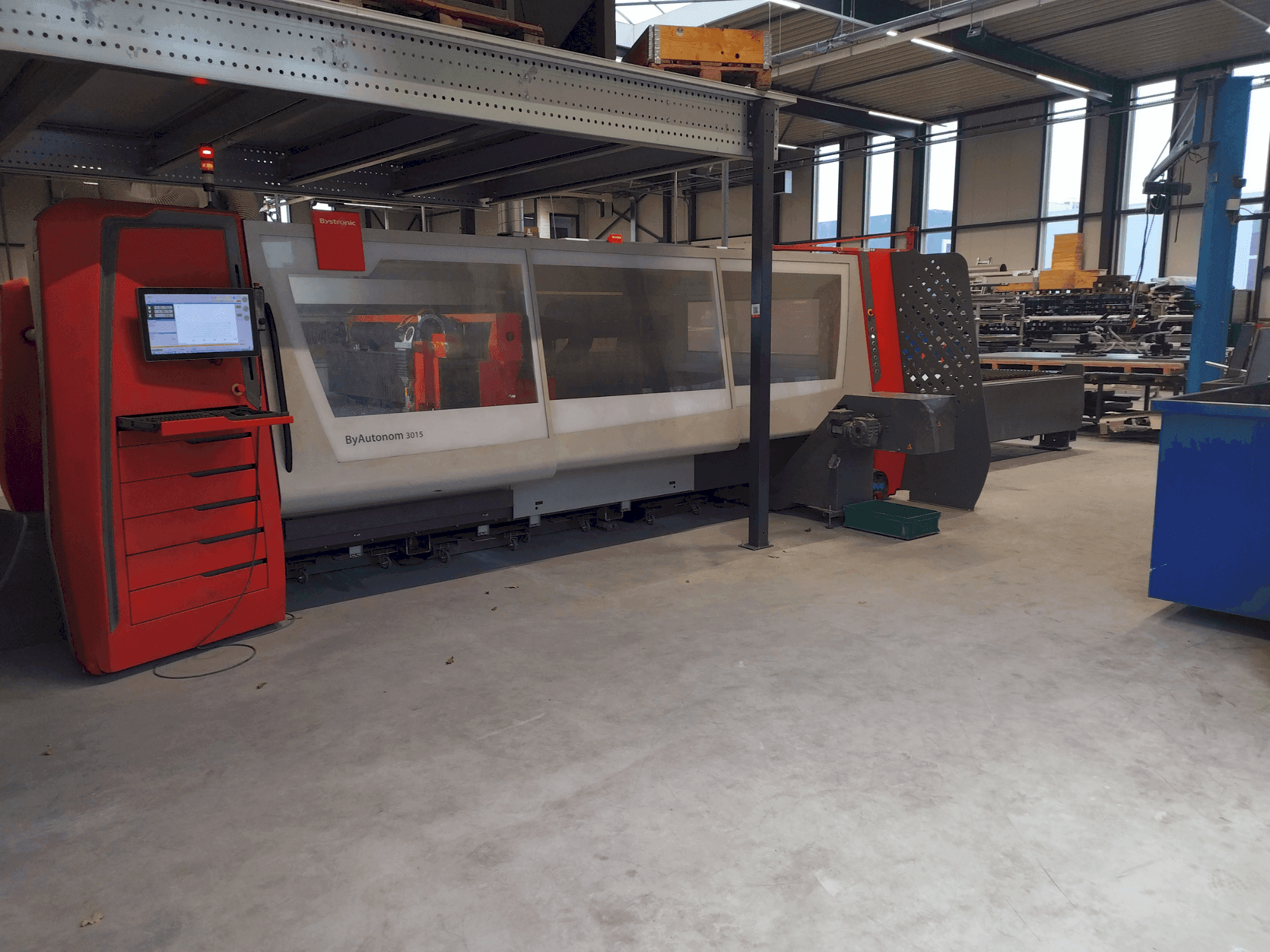 Frontansicht der Bystronic ByAutonom 3015 Maschine