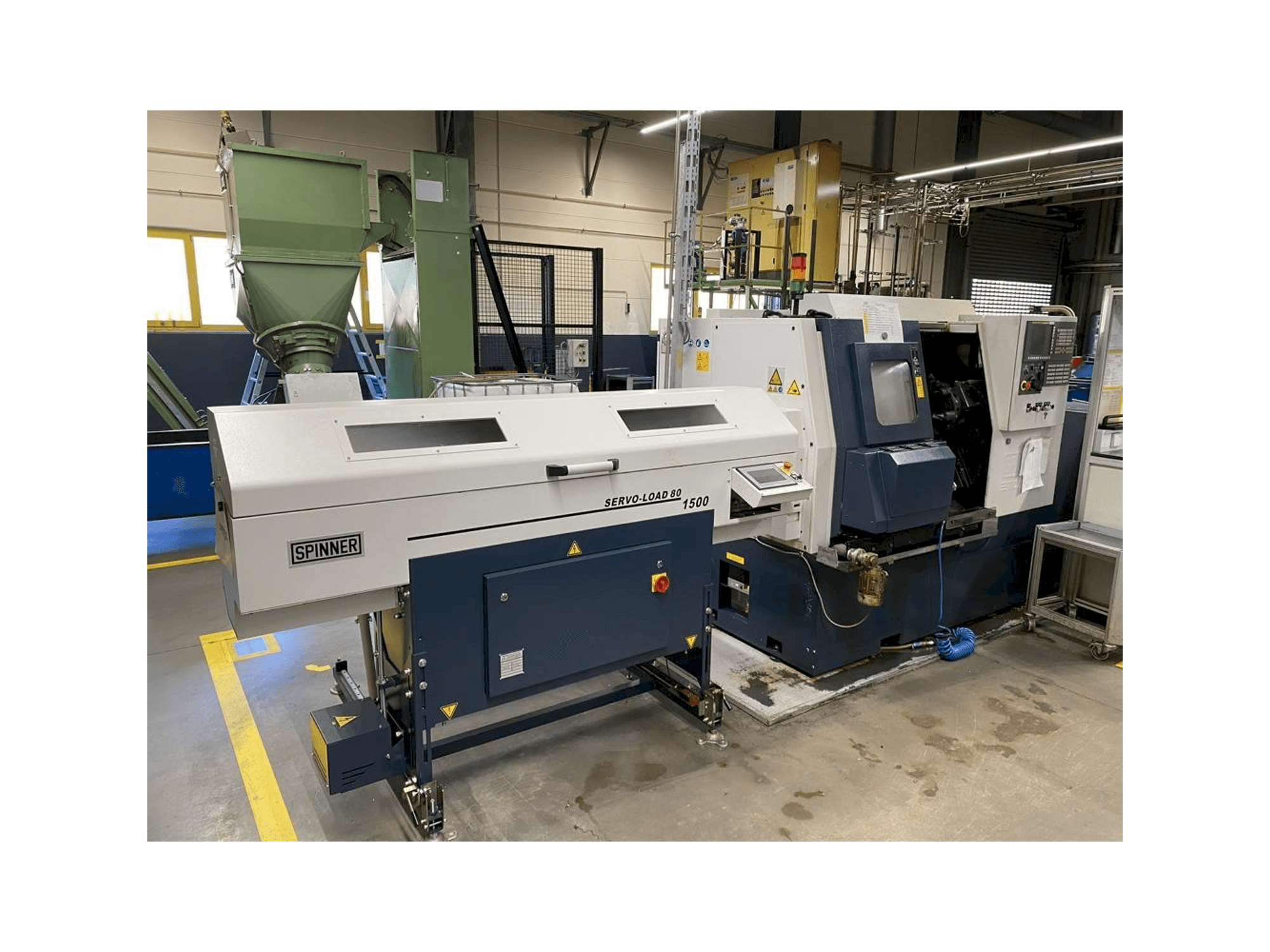 Frontansicht der SPINNER TC400-52 Maschine