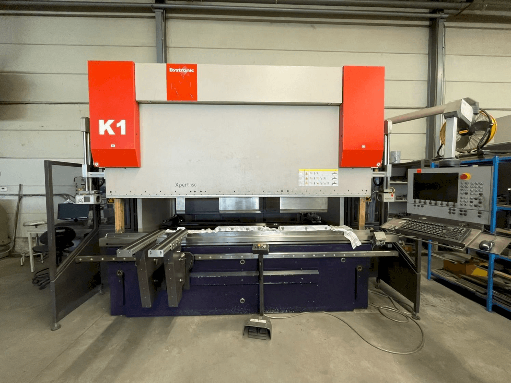 Frontansicht der Bystronic Xpert 150 x 3100 Maschine