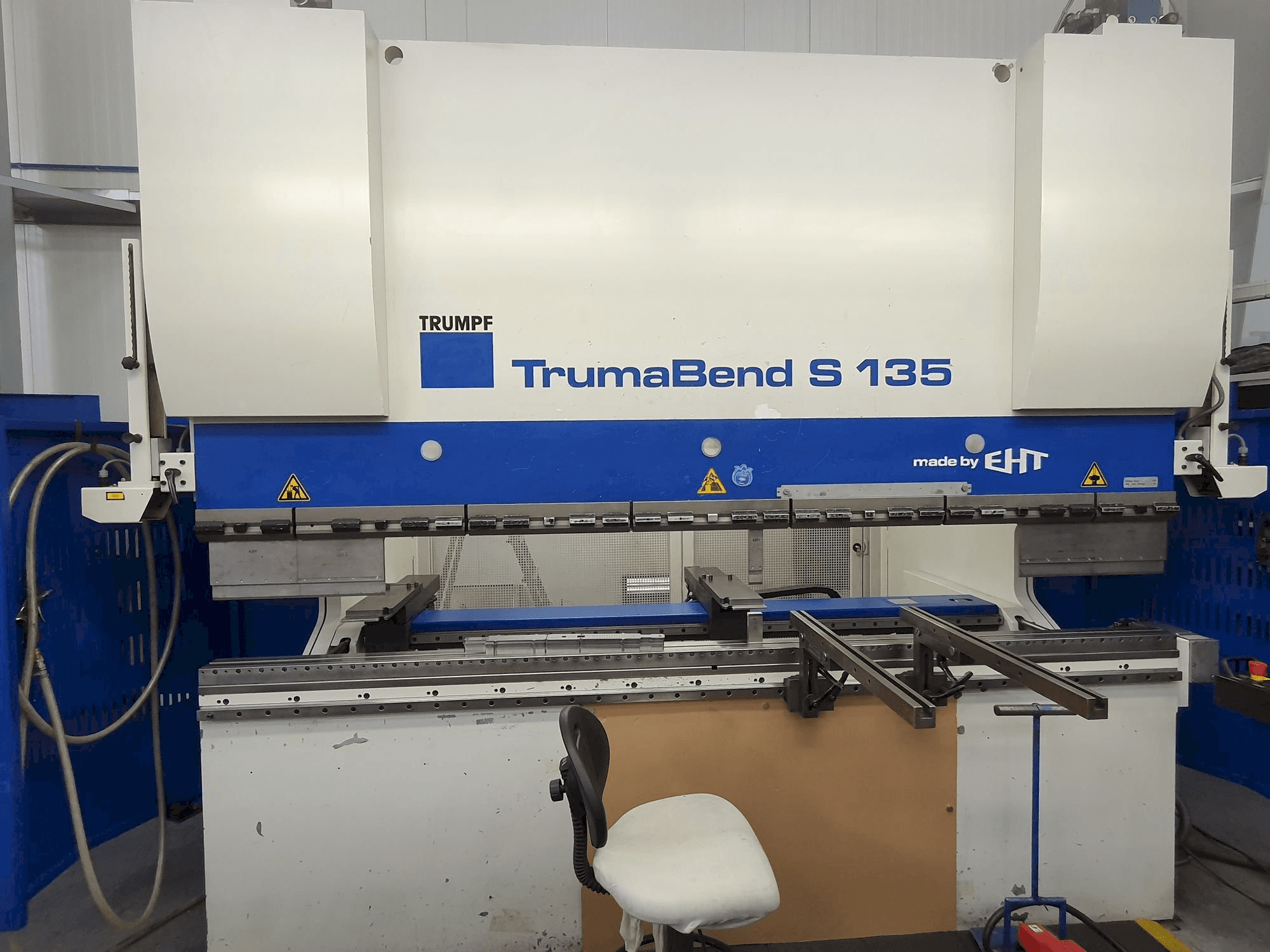 Frontansicht der Trumpf TrumaBend S135 Maschine