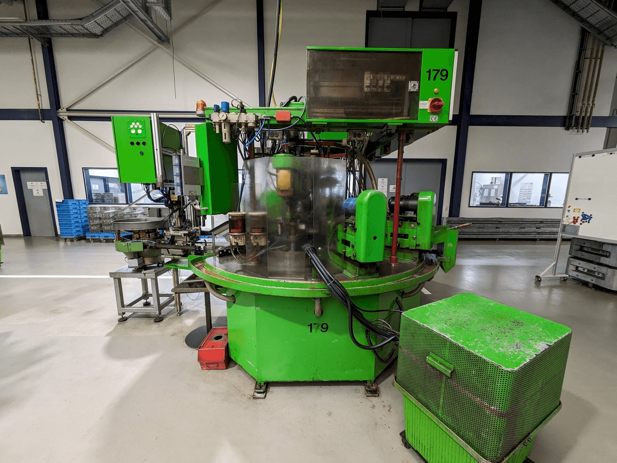 Frontansicht der SIHN Ring piece Maschine