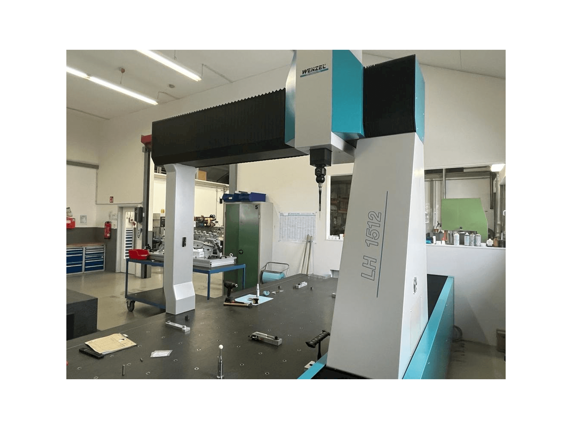 Frontansicht der Wenzel LH 1512 Maschine