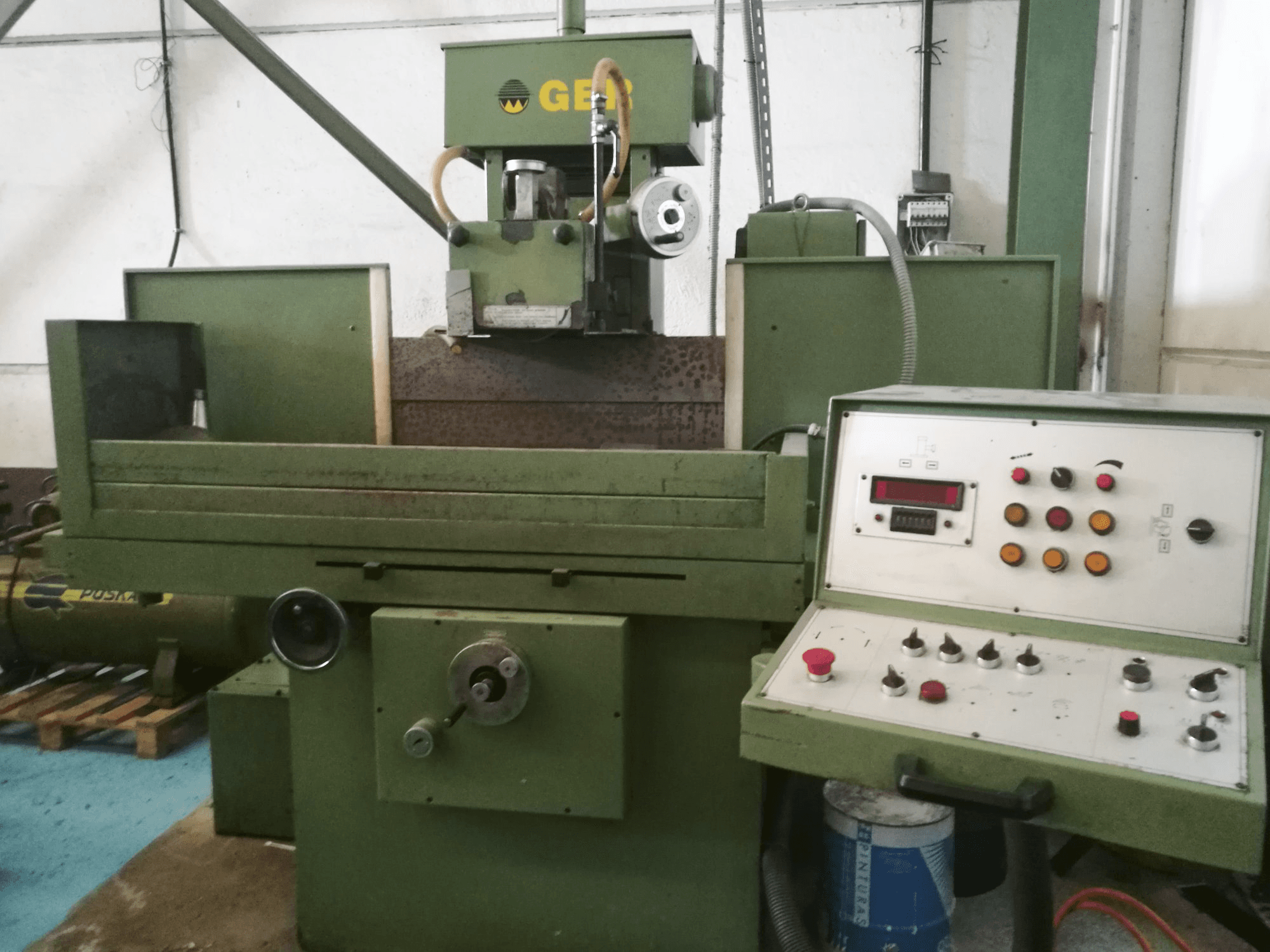 Frontansicht der GER RS-50/25 Maschine