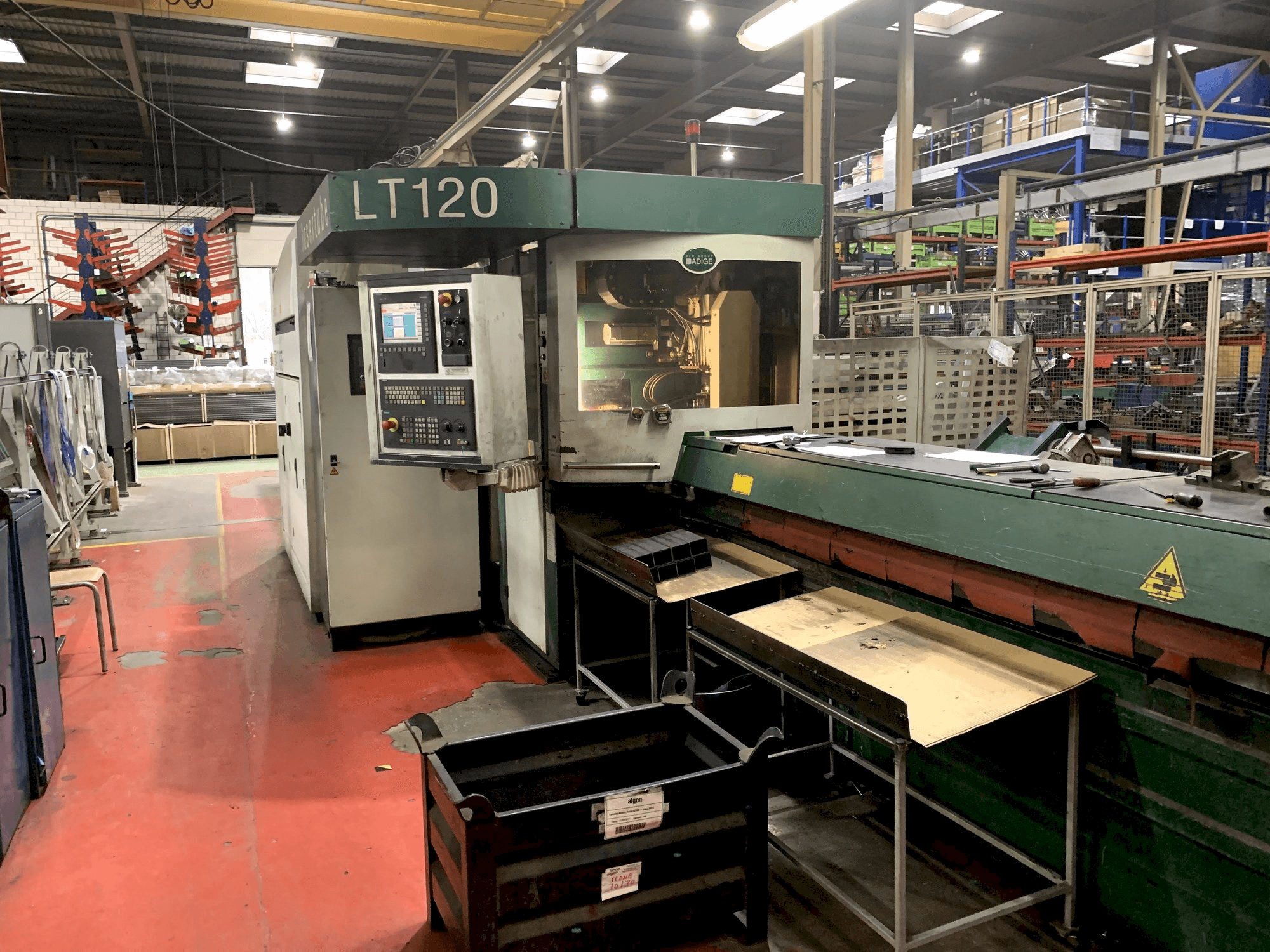 Frontansicht der ADIGE LT 120 Maschine